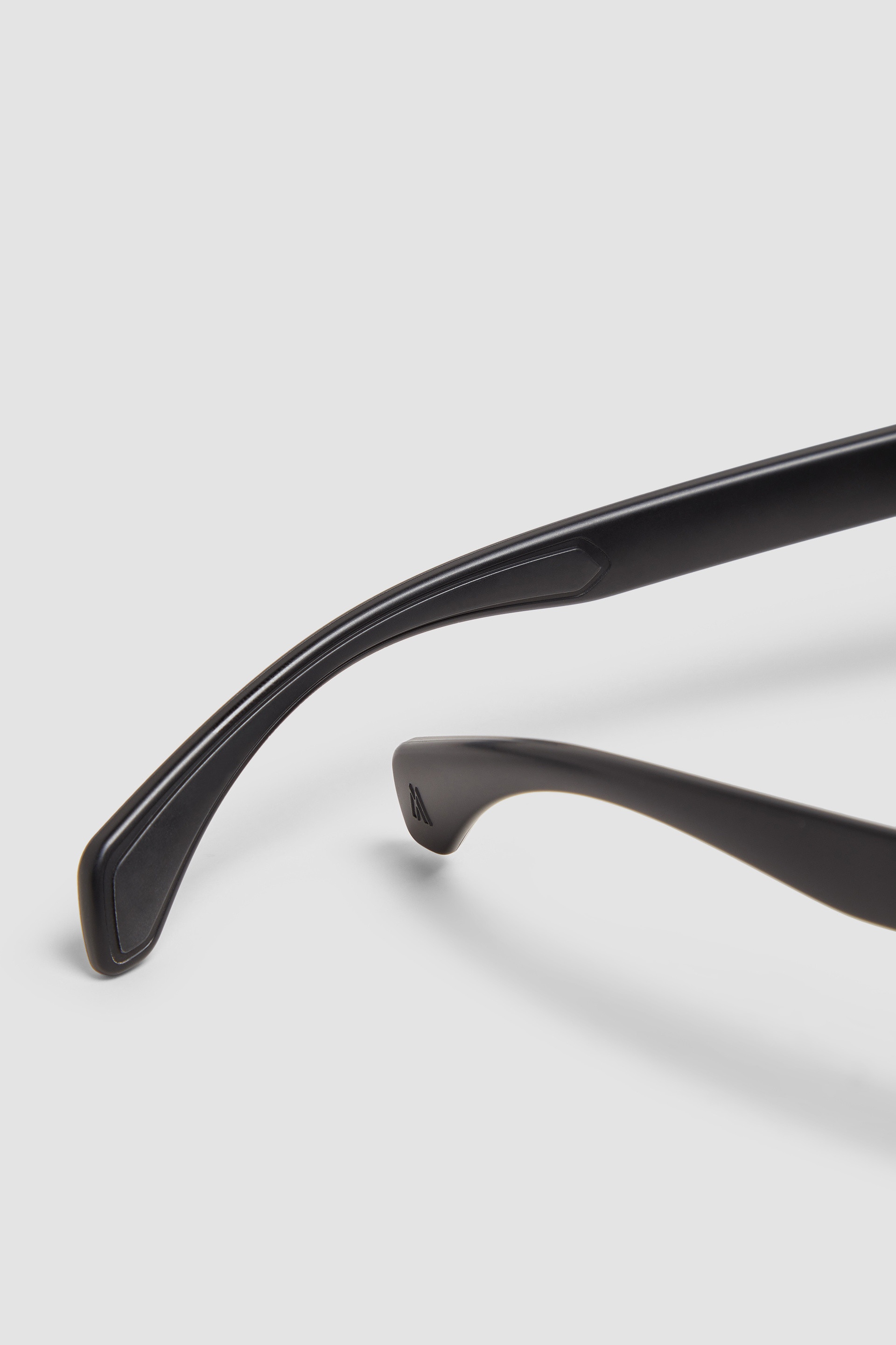 Slicka Rectangular Sunglasses - 6
