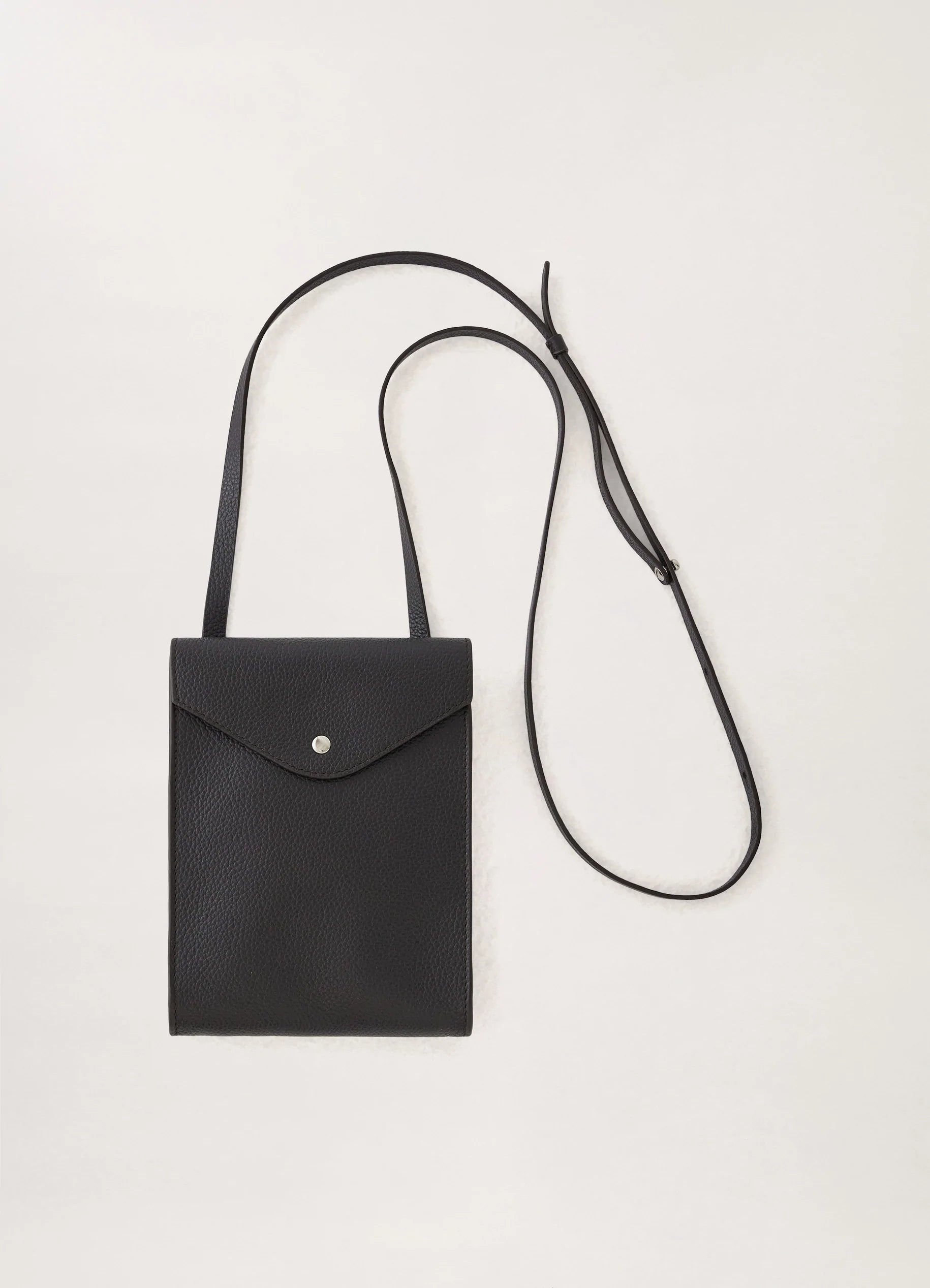 ENVELOPPE WITH STRAP
SOFT GRAINED LEATHER - 2