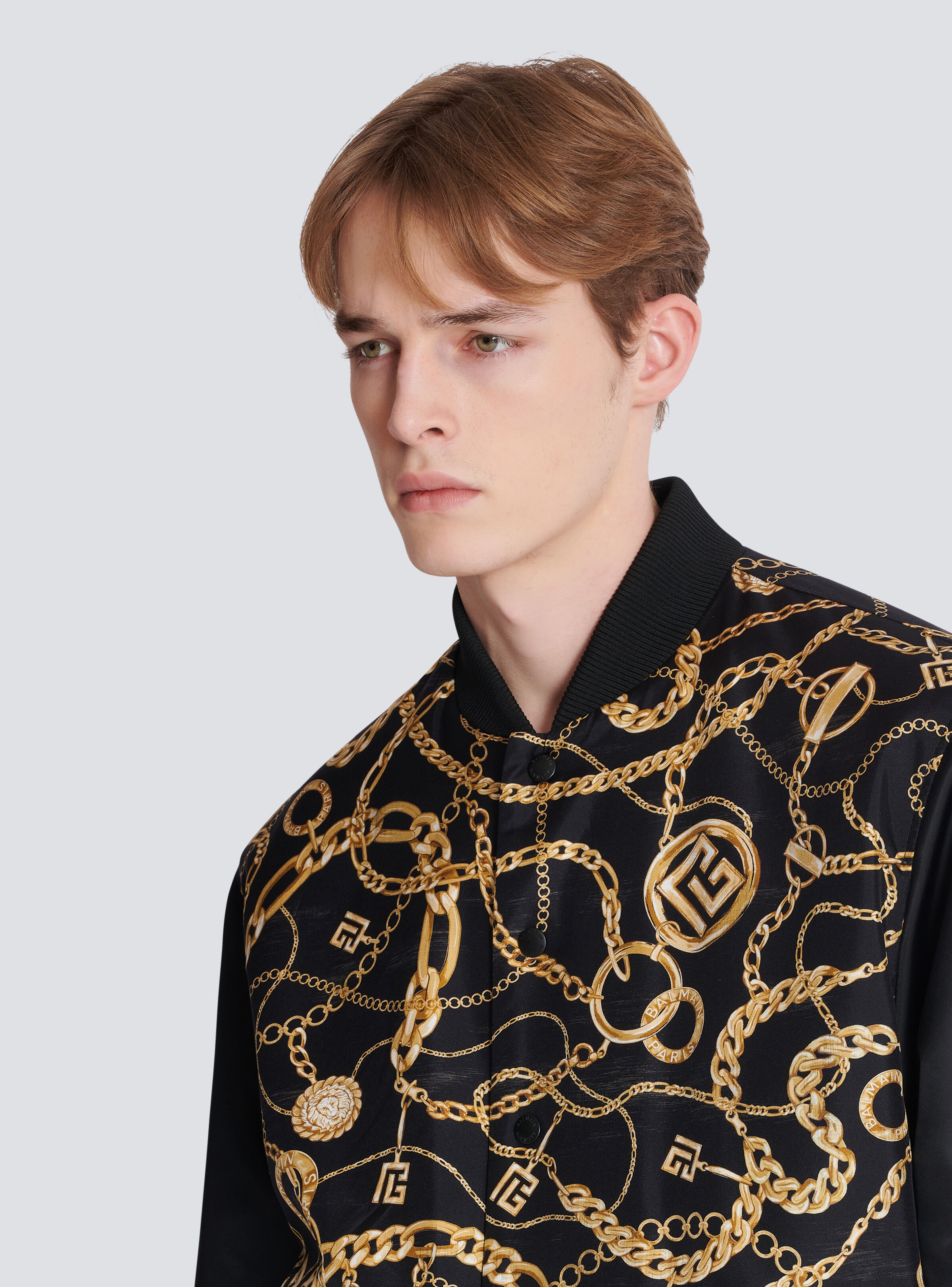 Reversible printed bomber jacket with Chaînes pattern - 7