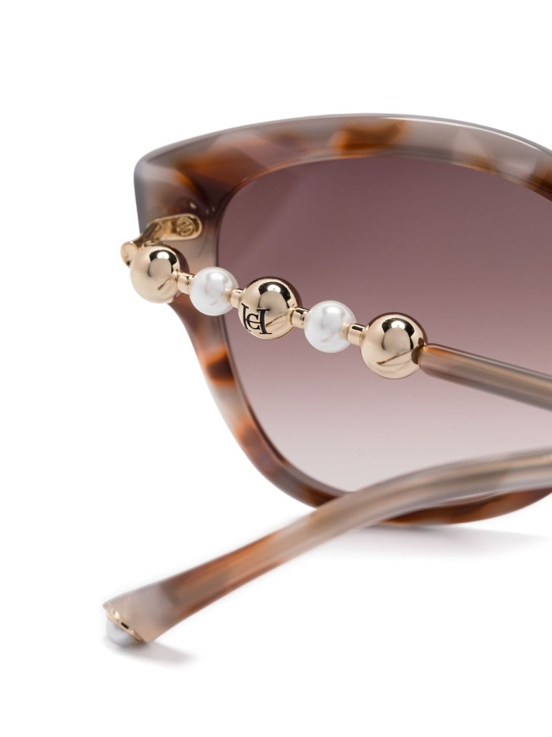 oversize-frame sunglasses 3