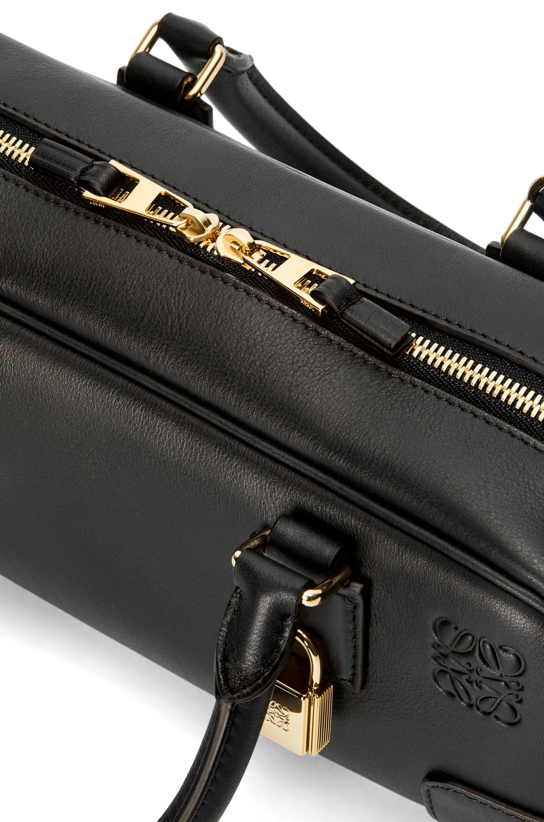 LOEWE｜ (Amazona 23 cropped bag in nappa calfskin (A039N Amazona 23 cropped bag in nappa calfskin Black - LOEWE