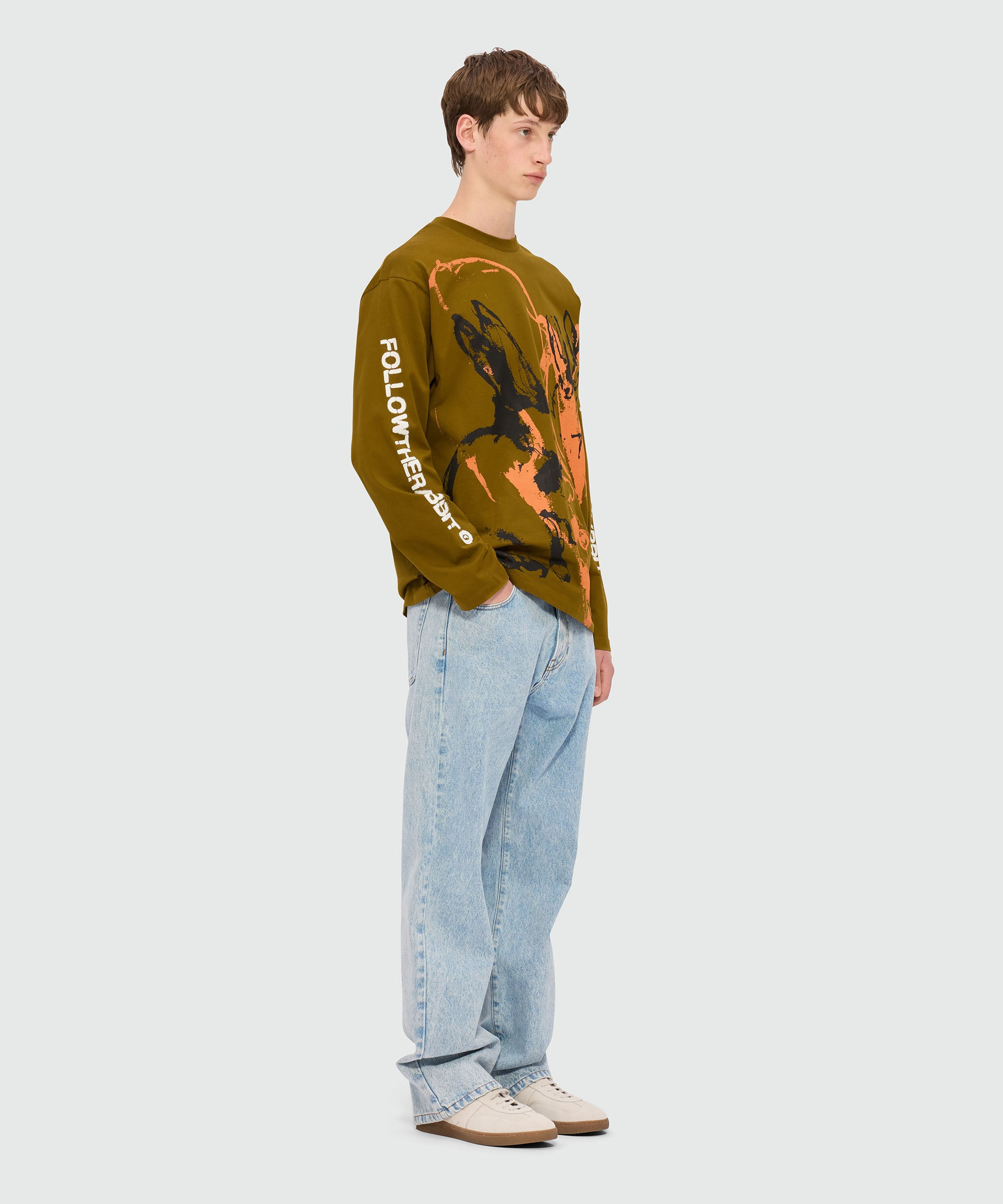 Olive green jersey T-shirt with "Sketched Bunnies" print - 4