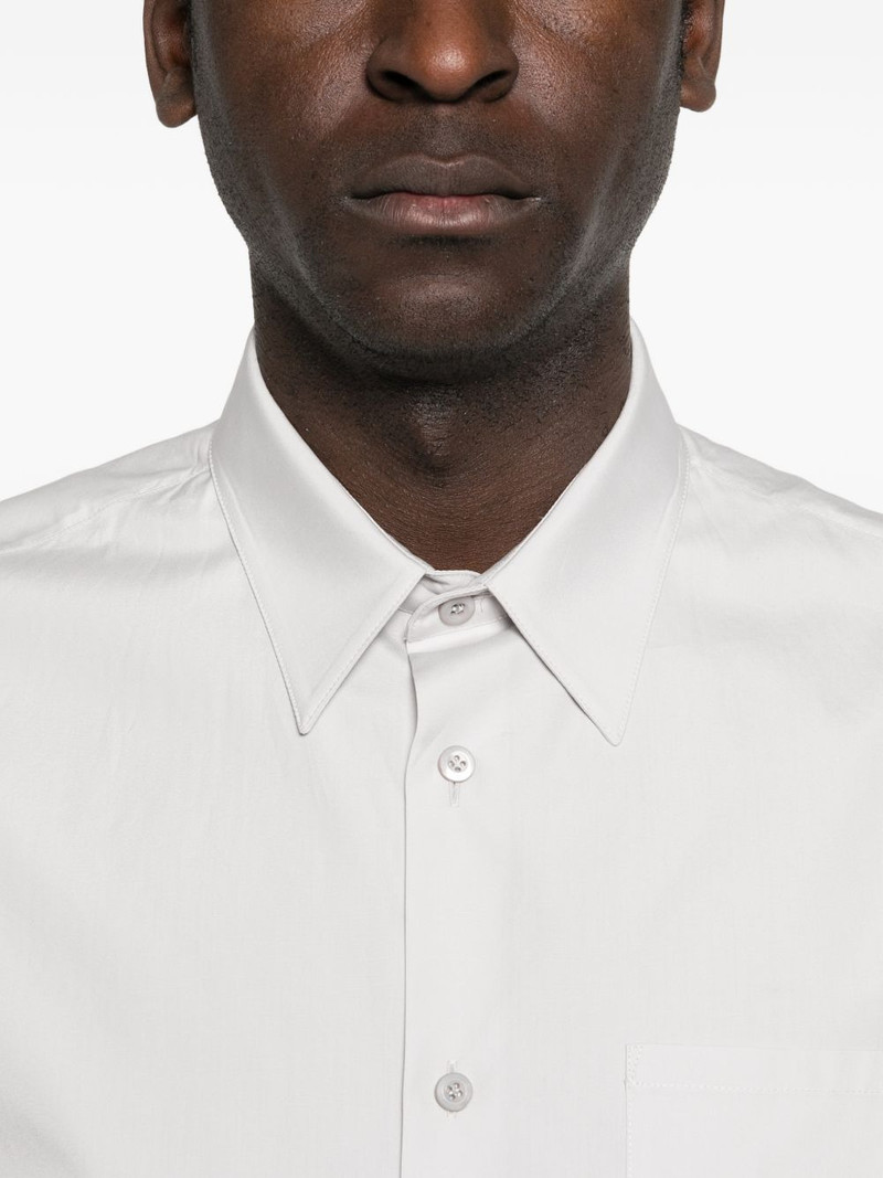 button-fastening pocket shirt 5