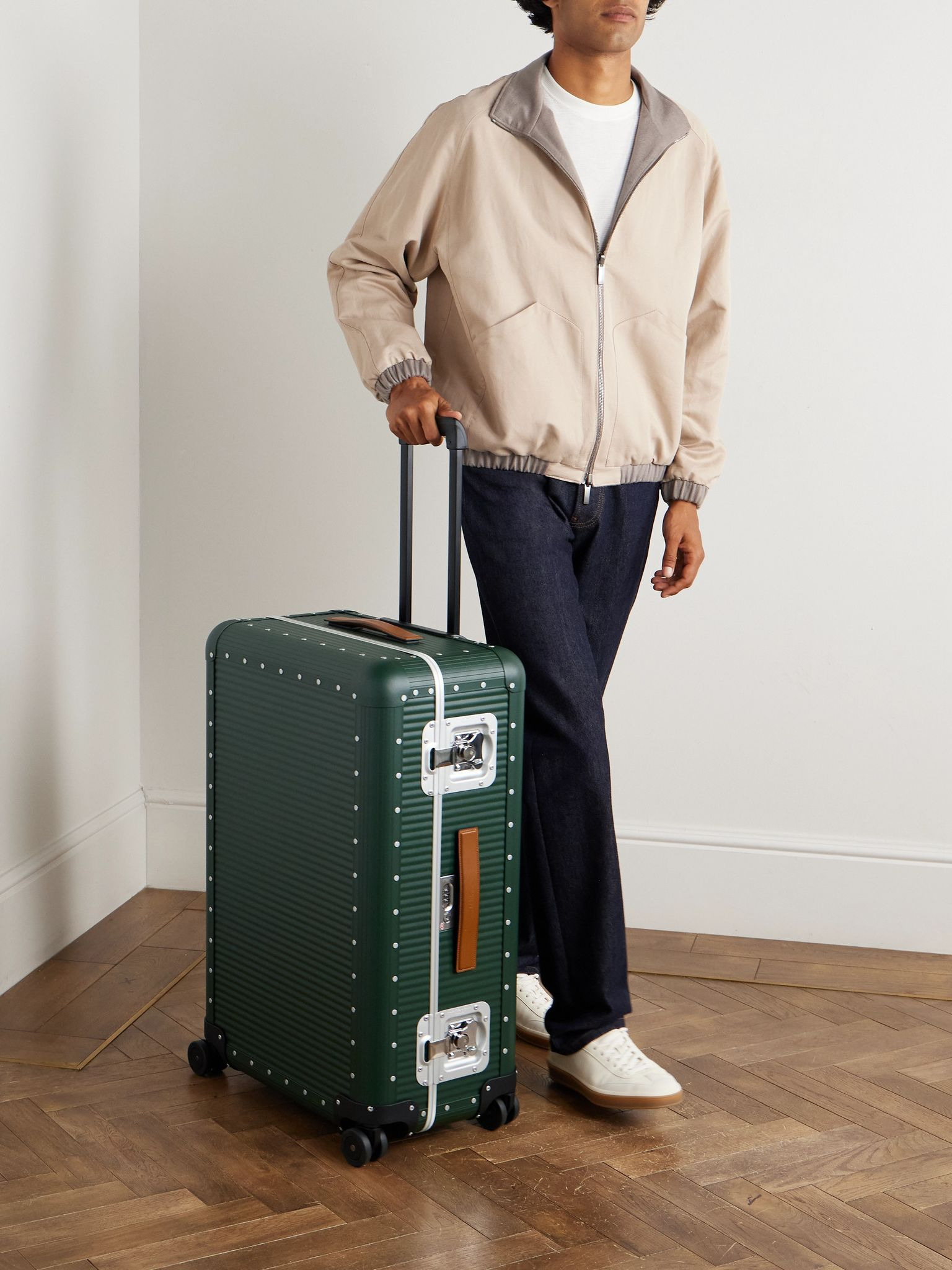 Bank Spinner 76cm Leather-Trimmed Polycarbonate Spinner Suitcase Green - 2