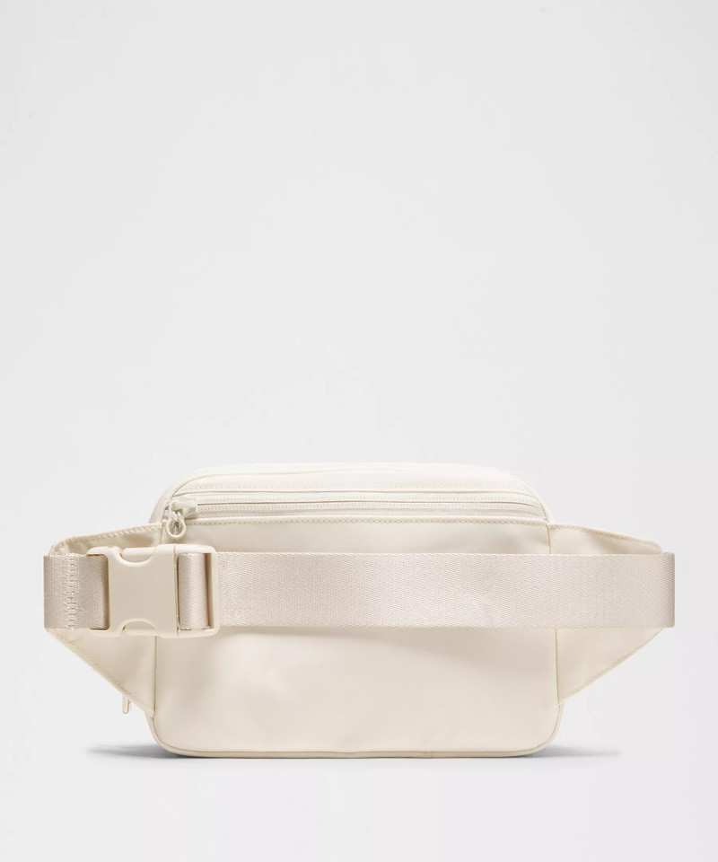 Everywhere Belt Bag Large 2L 3