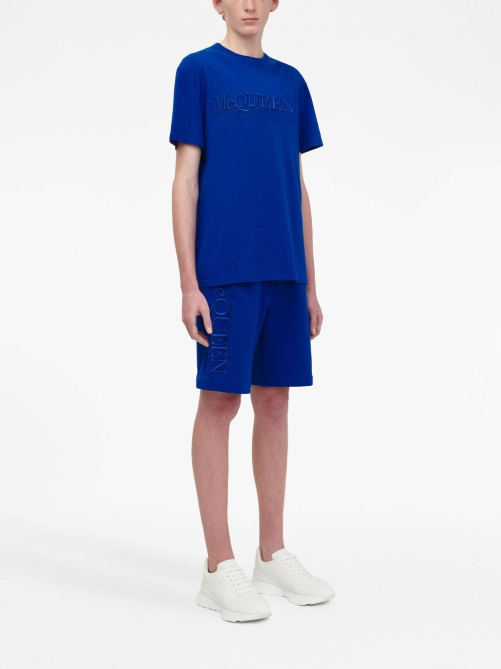 ★【ALEXANDER MCQUEEN】★EMBROIDERED LOGO SHORT SLEEV.E T★ Alexander McQueen Logo Patch short-sleeve T-shirt | Neutrals
