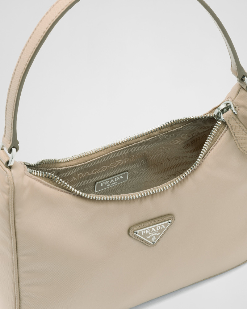 Prada Re-Edition 2005 Re-Nylon 및 Saffiano 미니 백 5