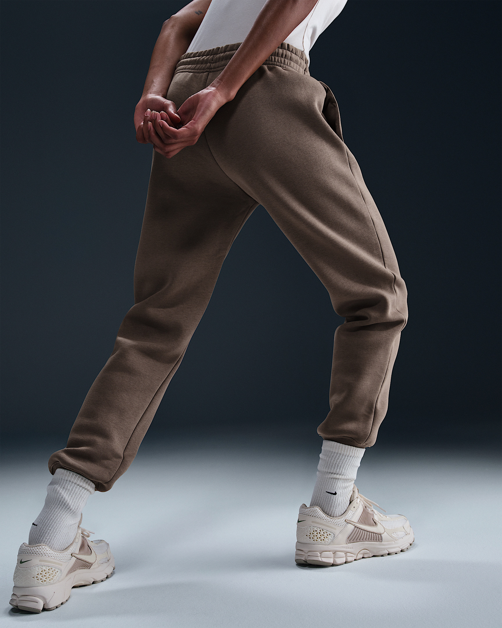 Nike Sportswear Phoenix Fleece Women's Mid-Rise Sweatpants - 5