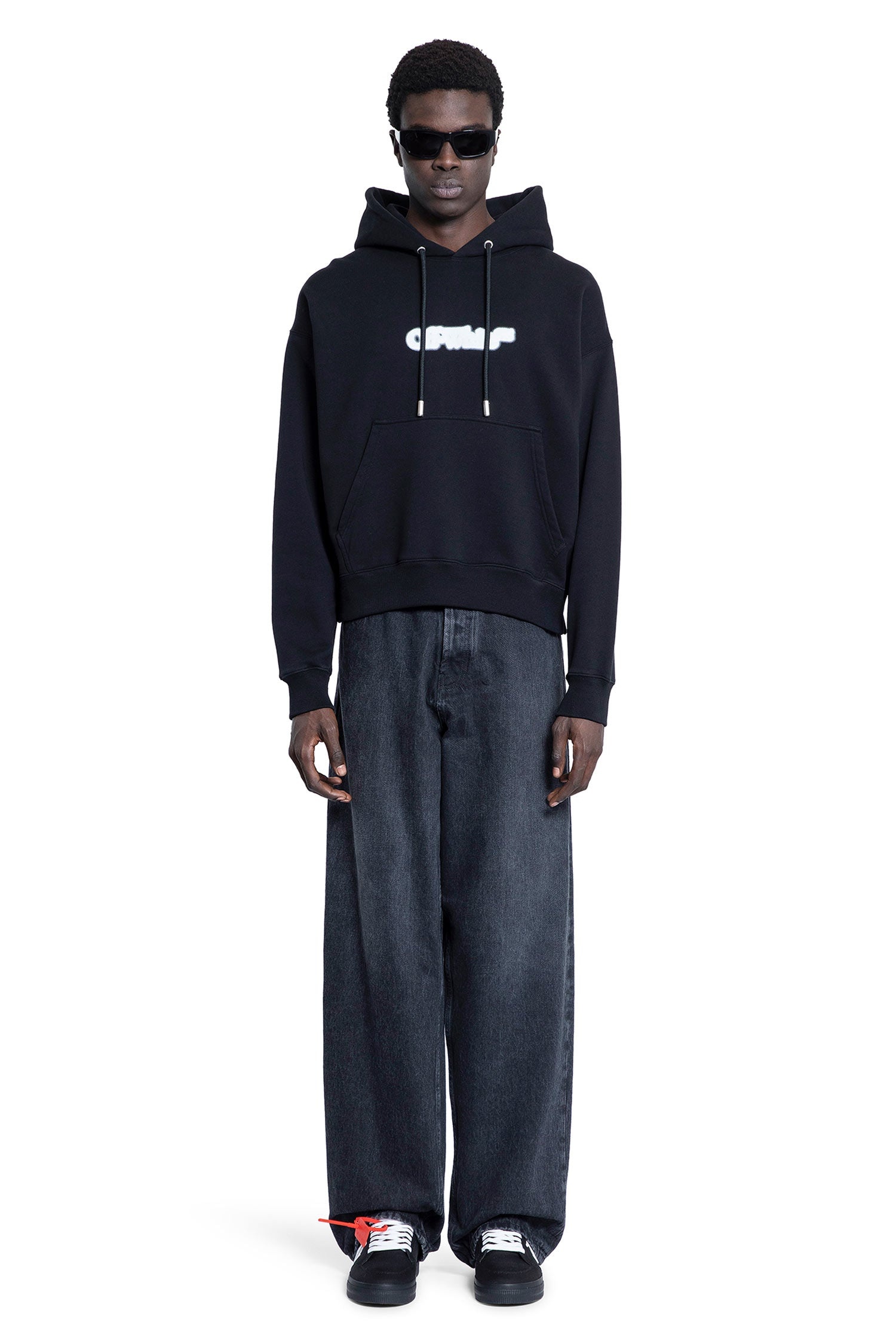 【関税込み】Off-White ブラック バイブアロー フーディ Off-White Vibe Arrow Skate Hoodie | Black | FARFETCH