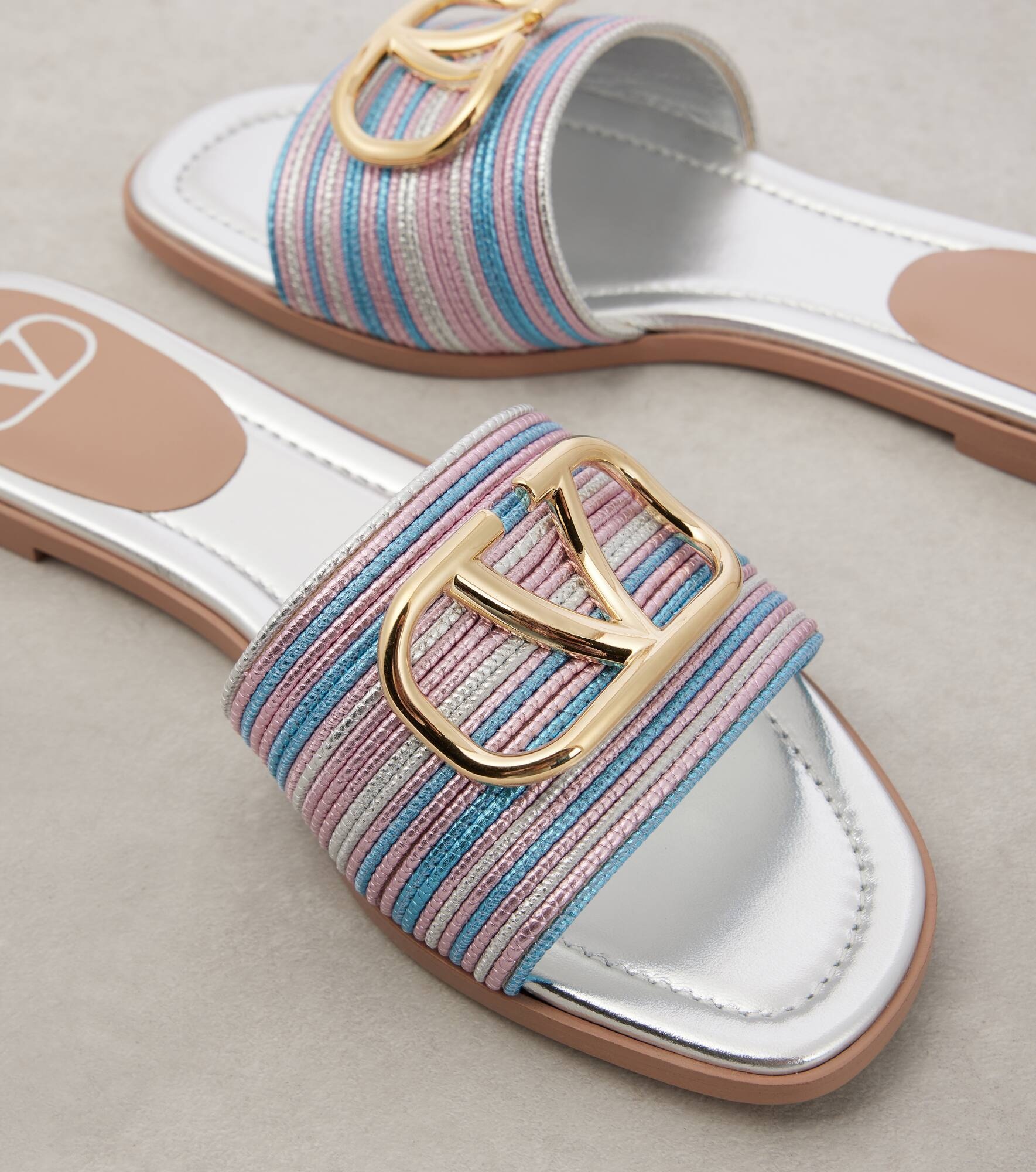 VLogo metallic leather slides - 5