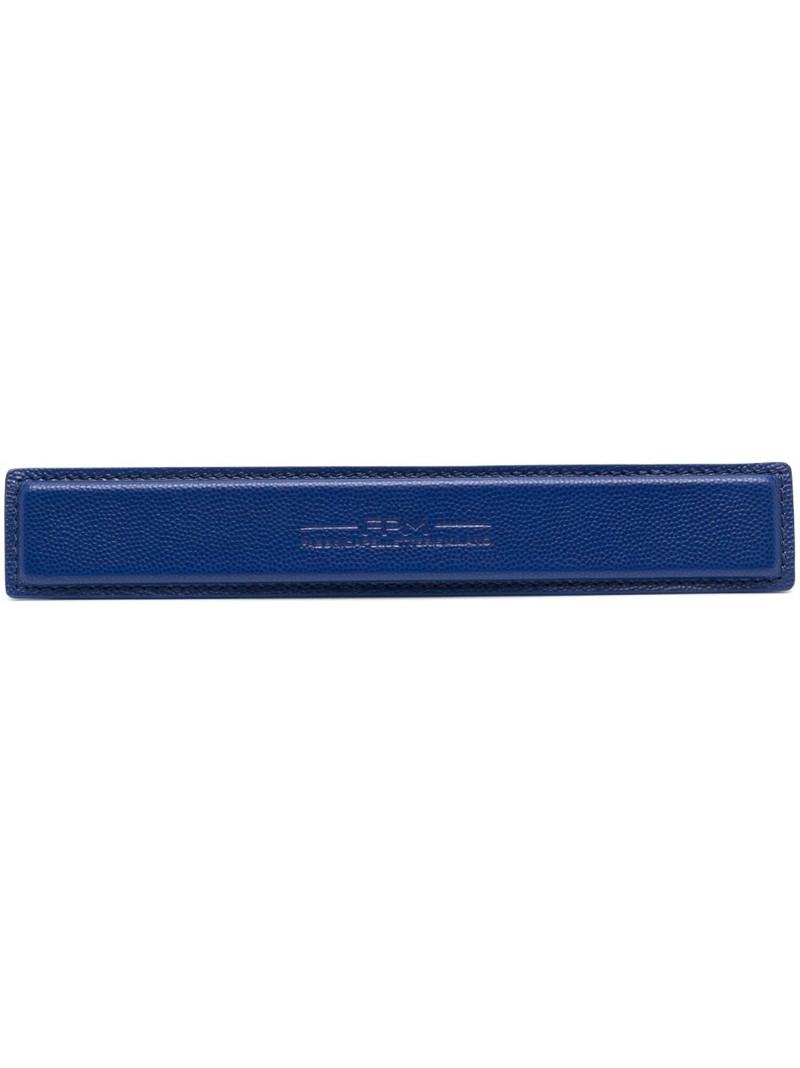logo-debossed leather handle 1