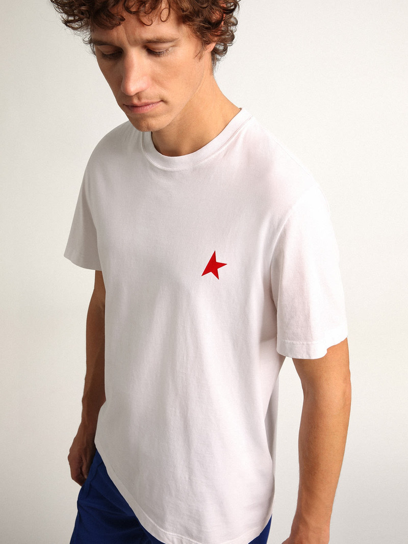 White Star Collection T-shirt with red star on the front 2