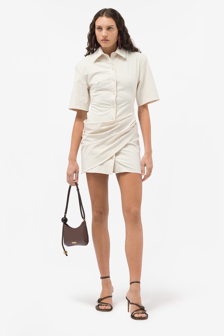 【JACQUEMUS】cutout draped stretch-twill ミニ シャツ ドレス JACQUEMUS Cutout draped stretch-twill mini shirt dress | THE