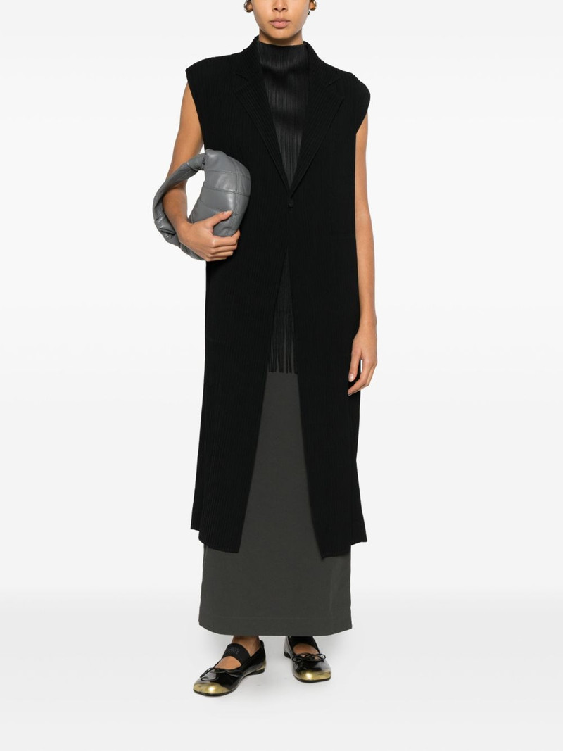 ISSEY MIYAKE Hatching sleeveless coat outlook