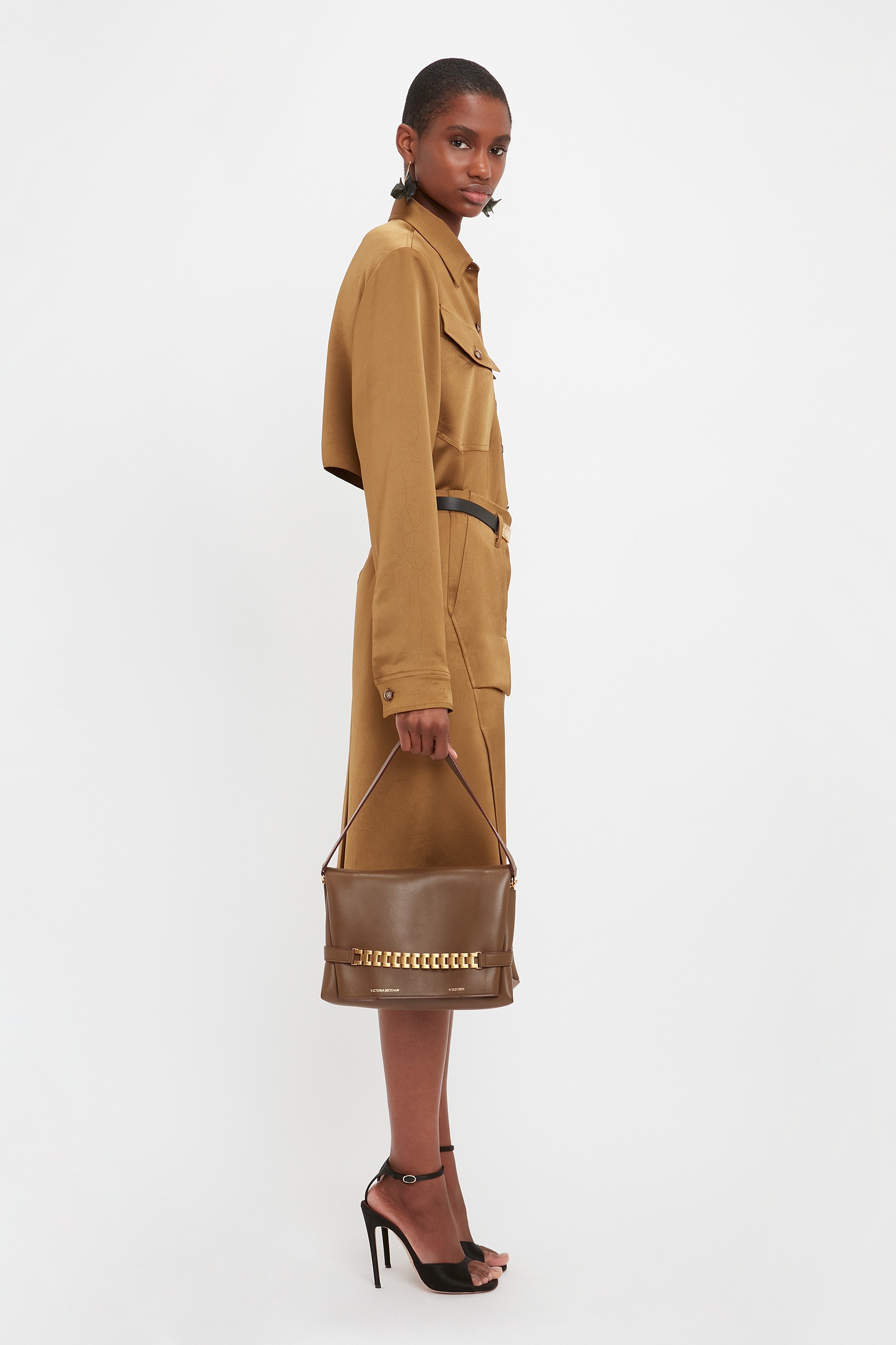 Chain Pouch With Strap In Khaki Leather - 11
