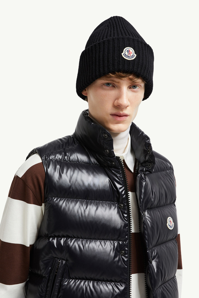Moncler Wool & Cashmere Beanie outlook