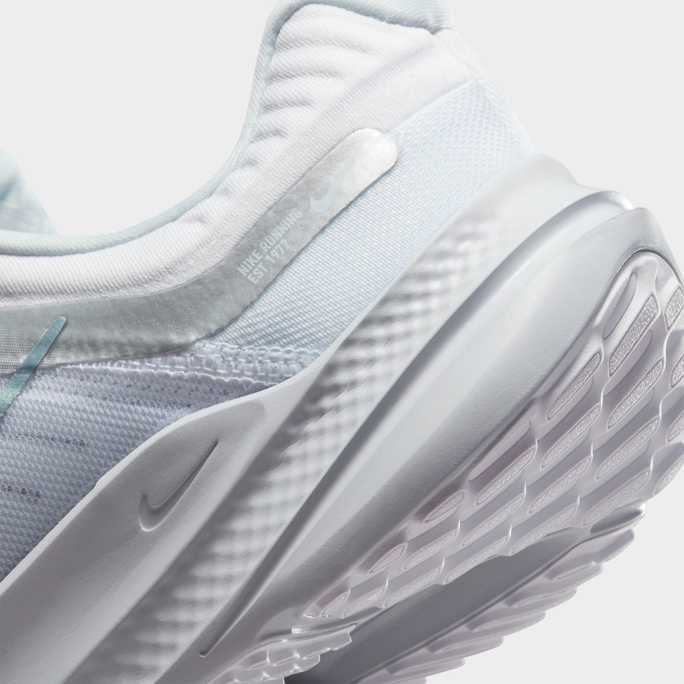 WOMEN'S NIKE QUEST 5 ROAD RUNNING SHOES - 3