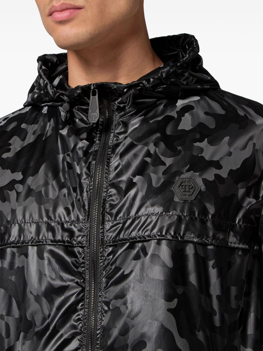 camouflage-print hooded windbreaker - 5