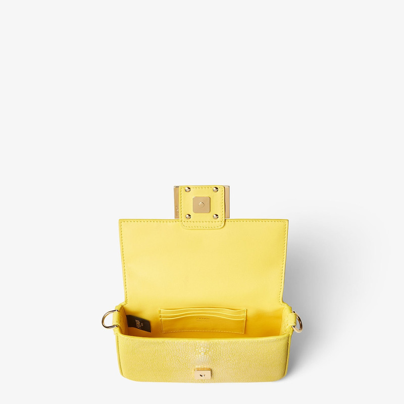 Baguette® Mini Broom yellow stingray bag 4