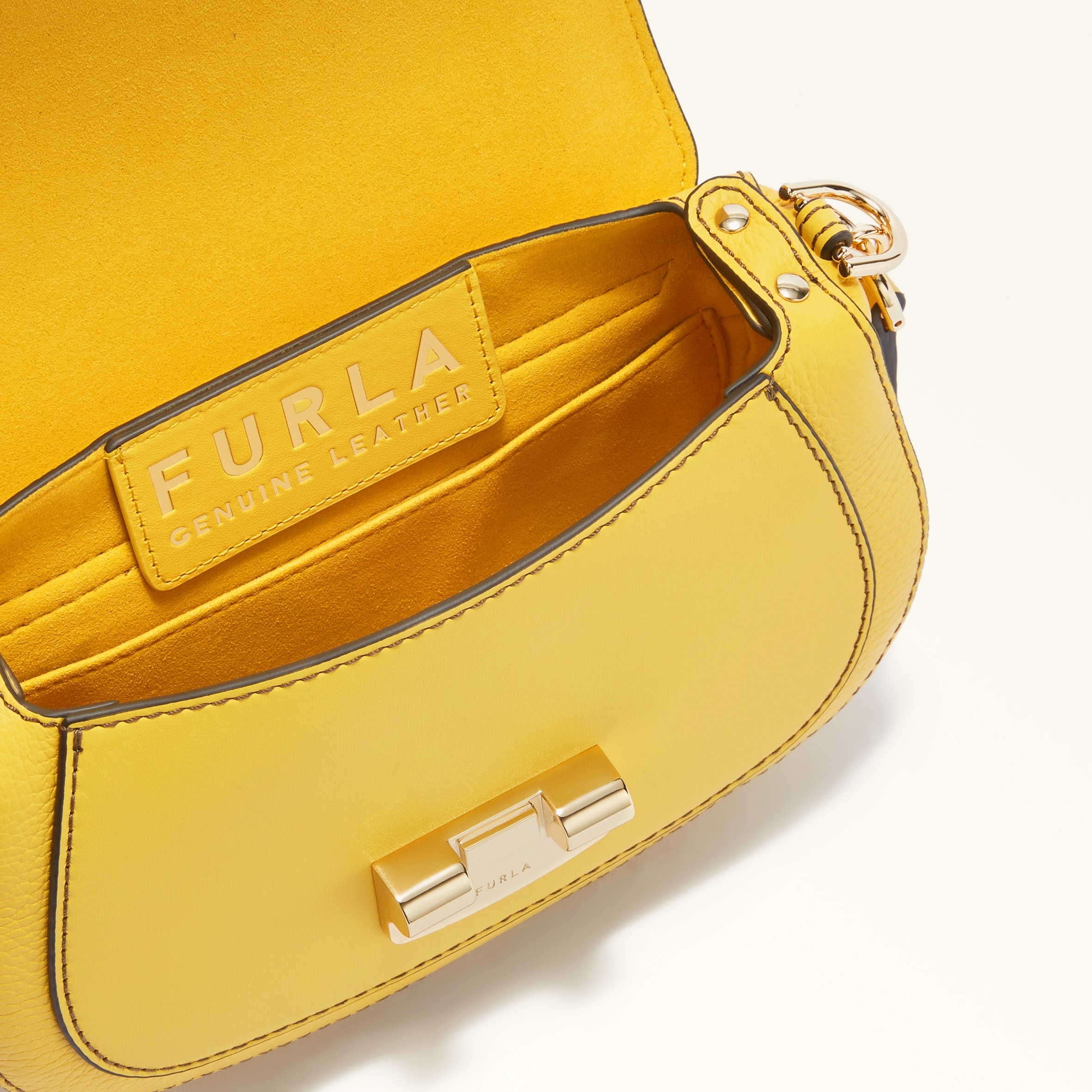 Furla Club 2 - 3