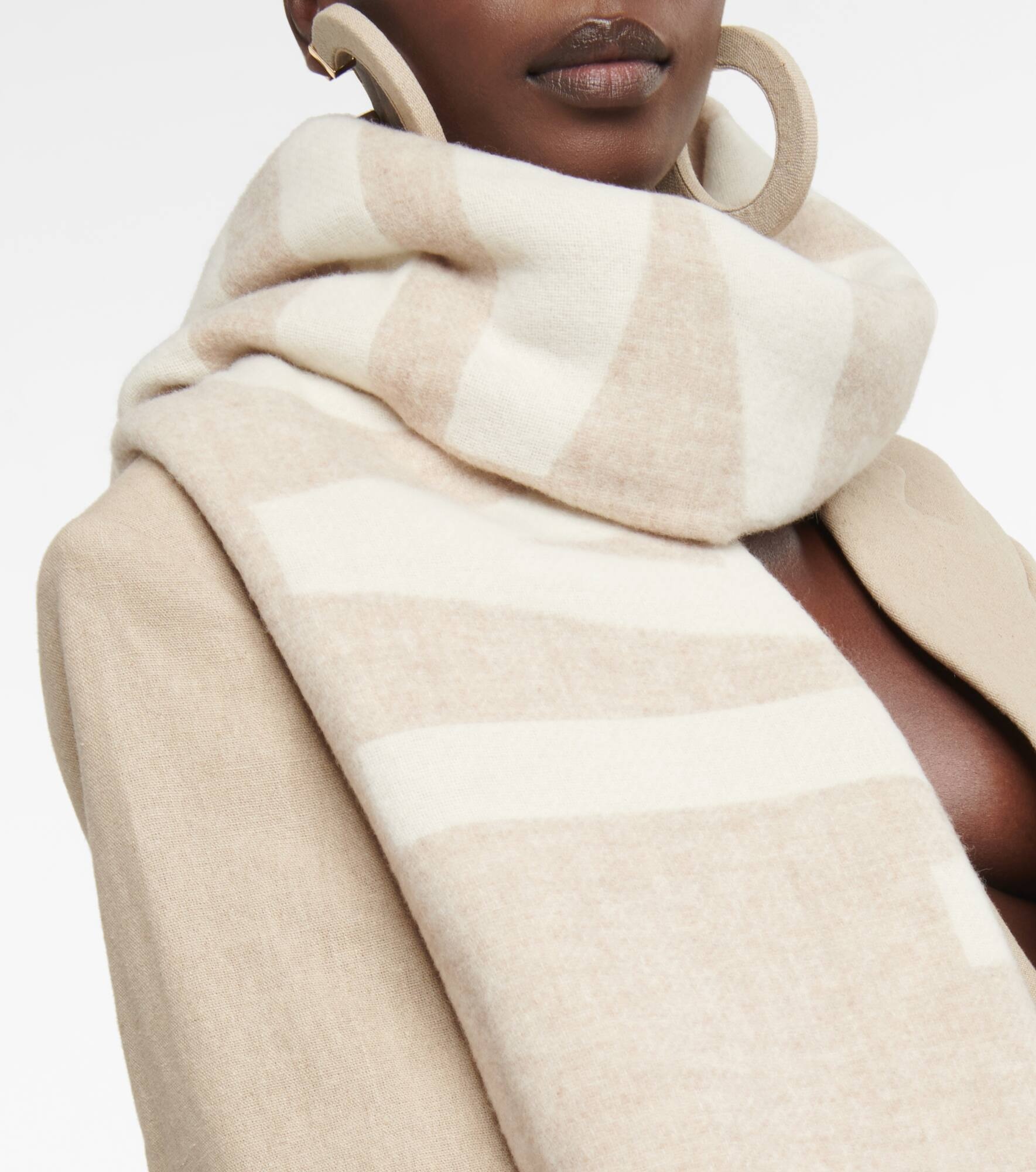 Logo jacquard virgin wool scarf - 3