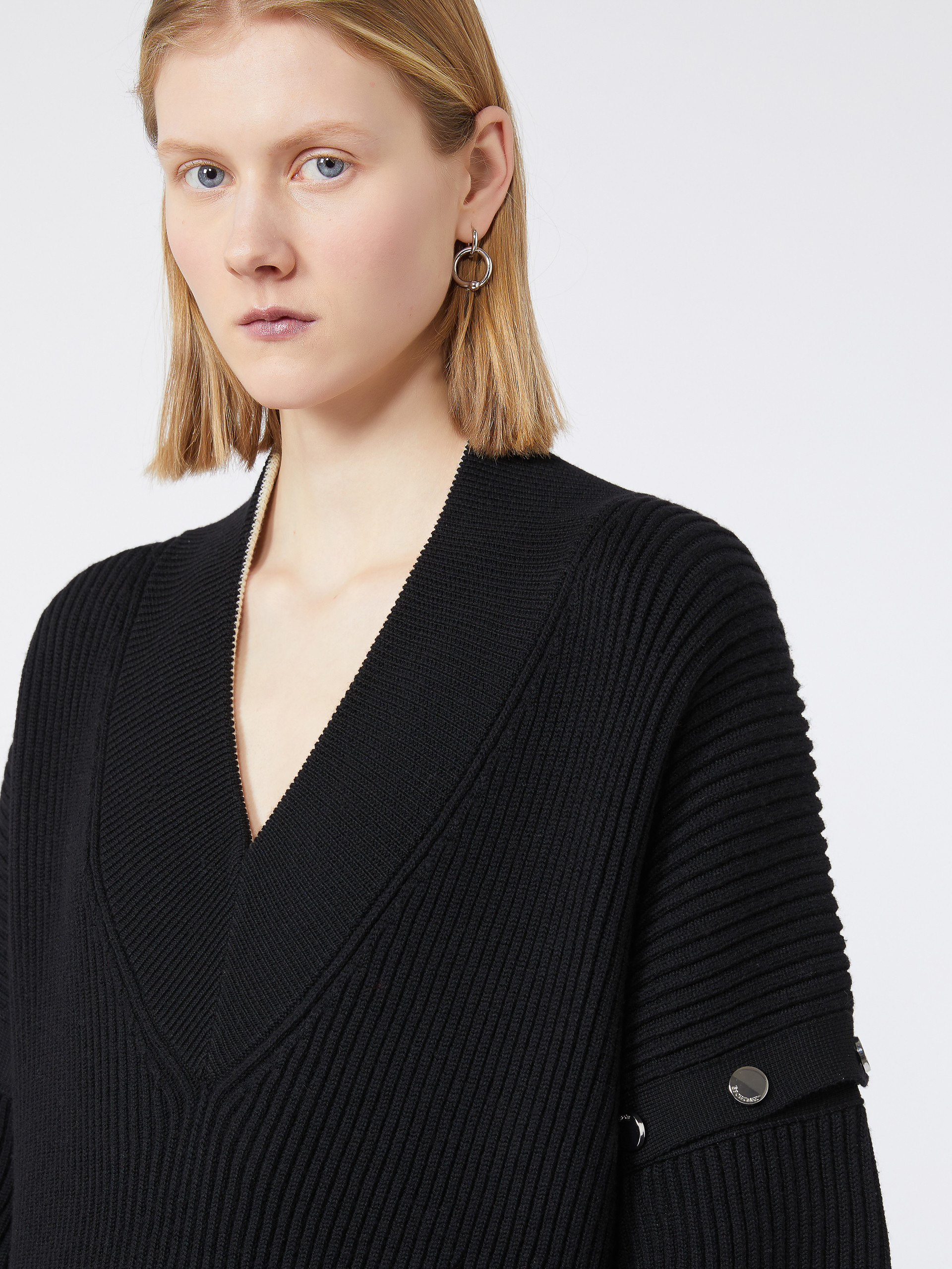 TAY Oversized jumper with detachable sleeves - 5