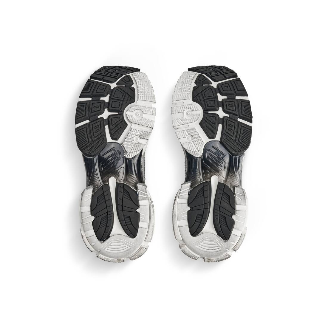 Men's Runner Gradient Sneaker  in White/black - 7