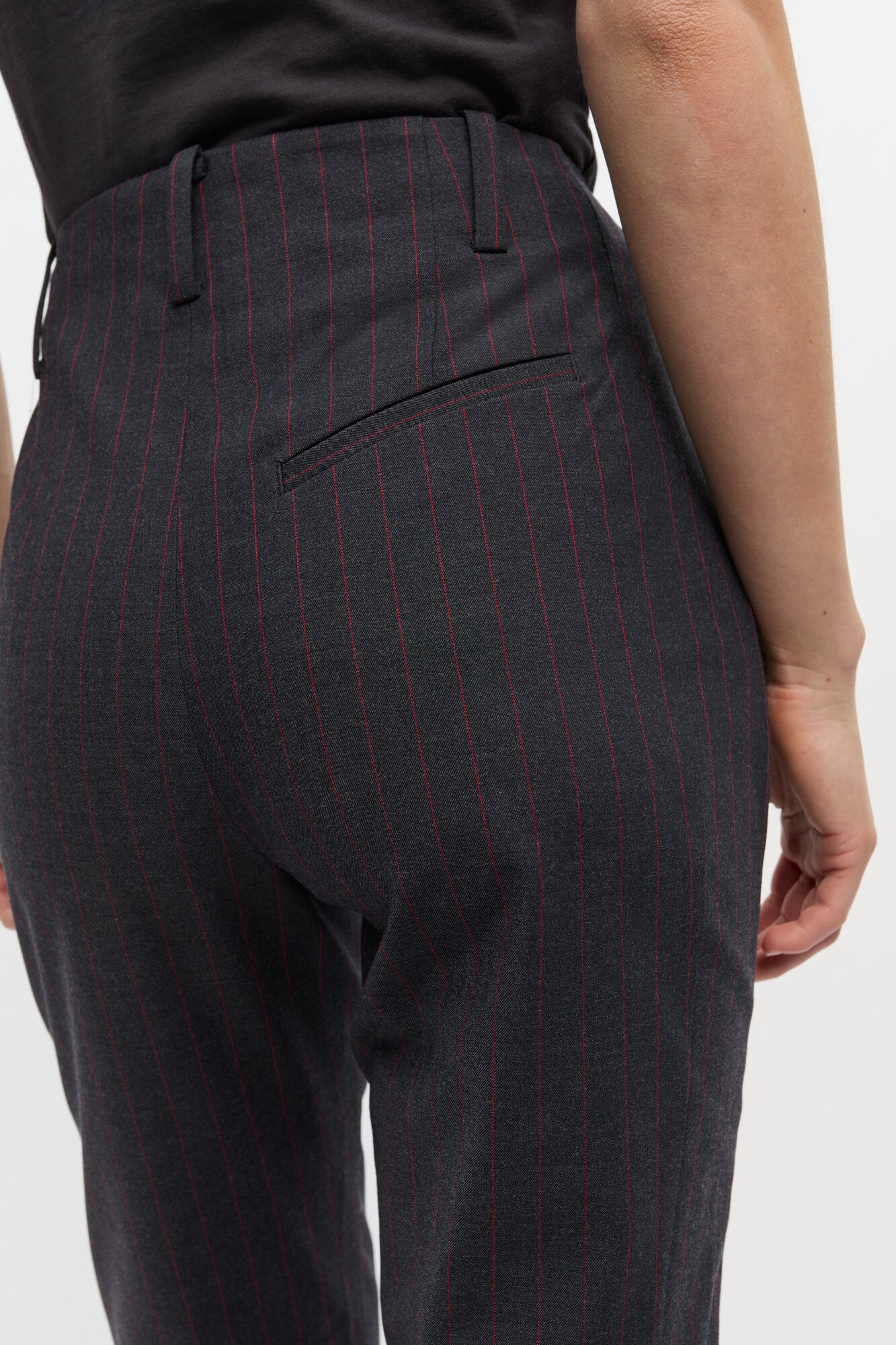 BLACK PINSTRIPE CAPRI PANTS - 5