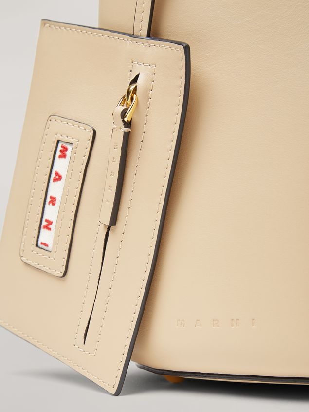 PANNIER BAG IN CALF LEATHER WITH RESIN AND METAL HANDLE WHITE - 5