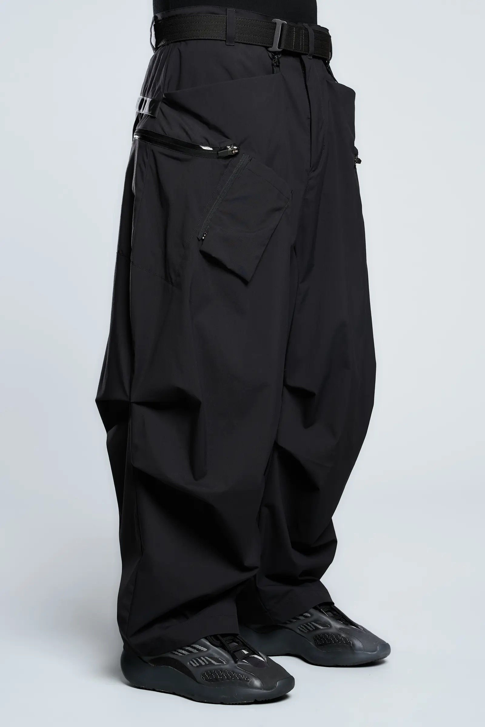 P59-E Encapsulated Nylon Cargo Pant Black - 3
