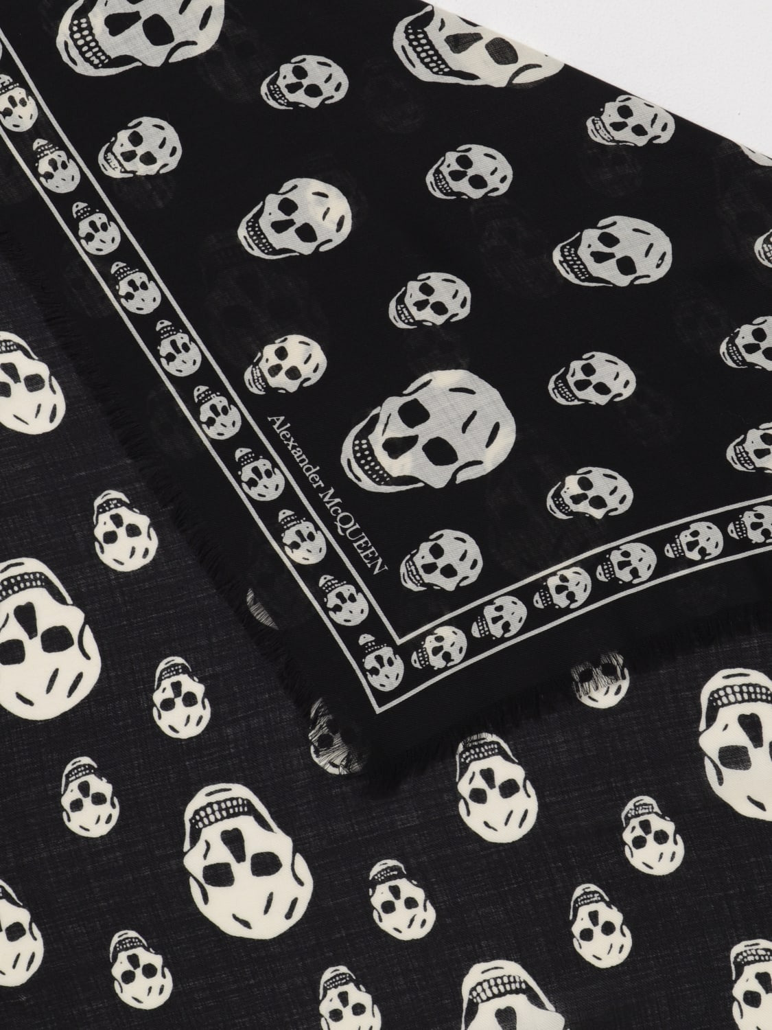 Alexander McQueen Skull scarf in jacquard wool - 3