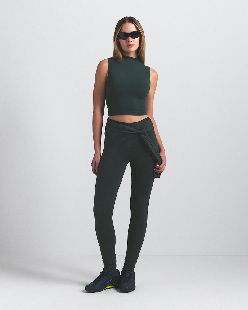 NikeSKIMS Vintage Seamless Women's Mock-Neck Long-Line Bra 3