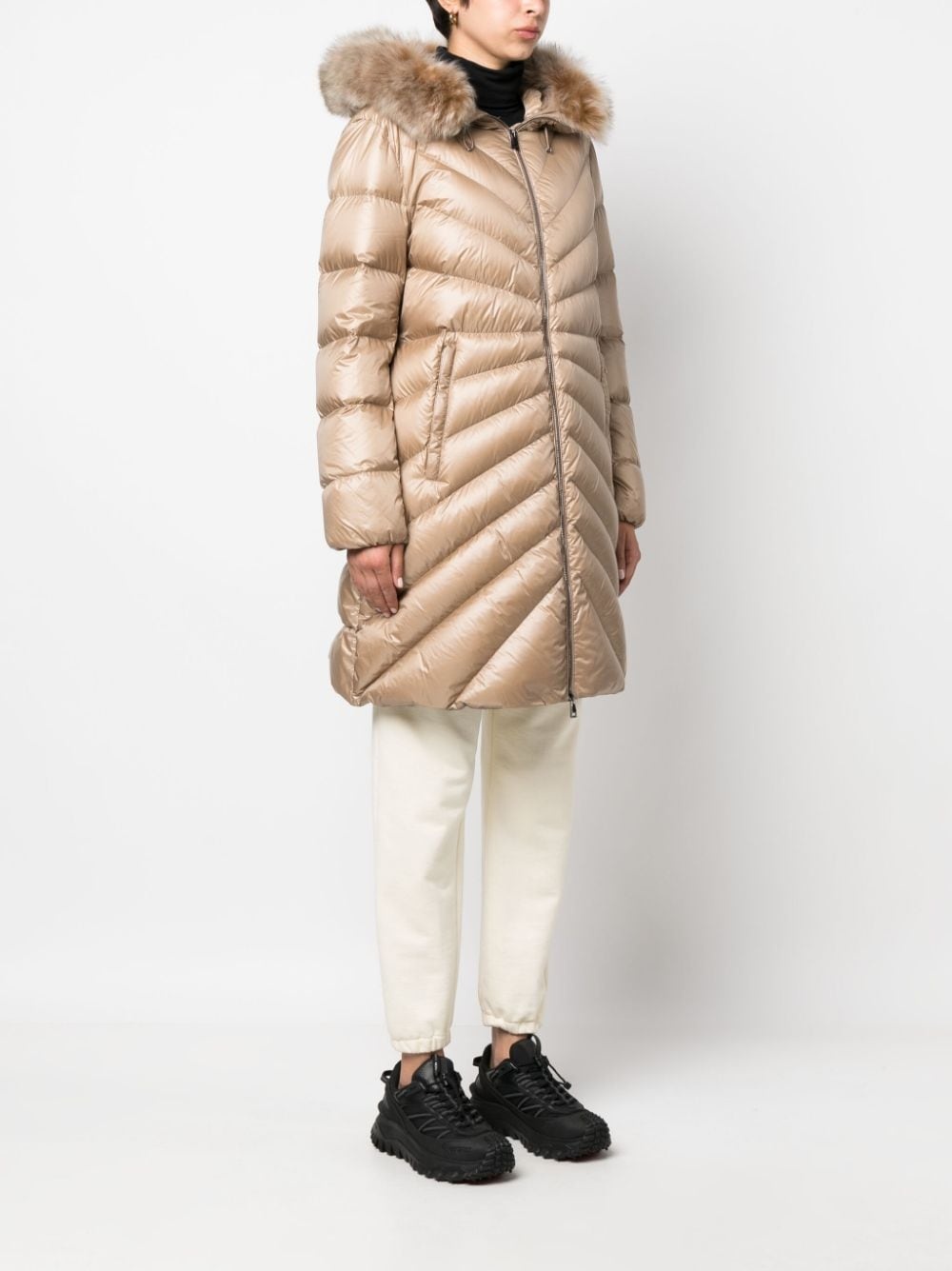 contrast-collar quilted coat - 3