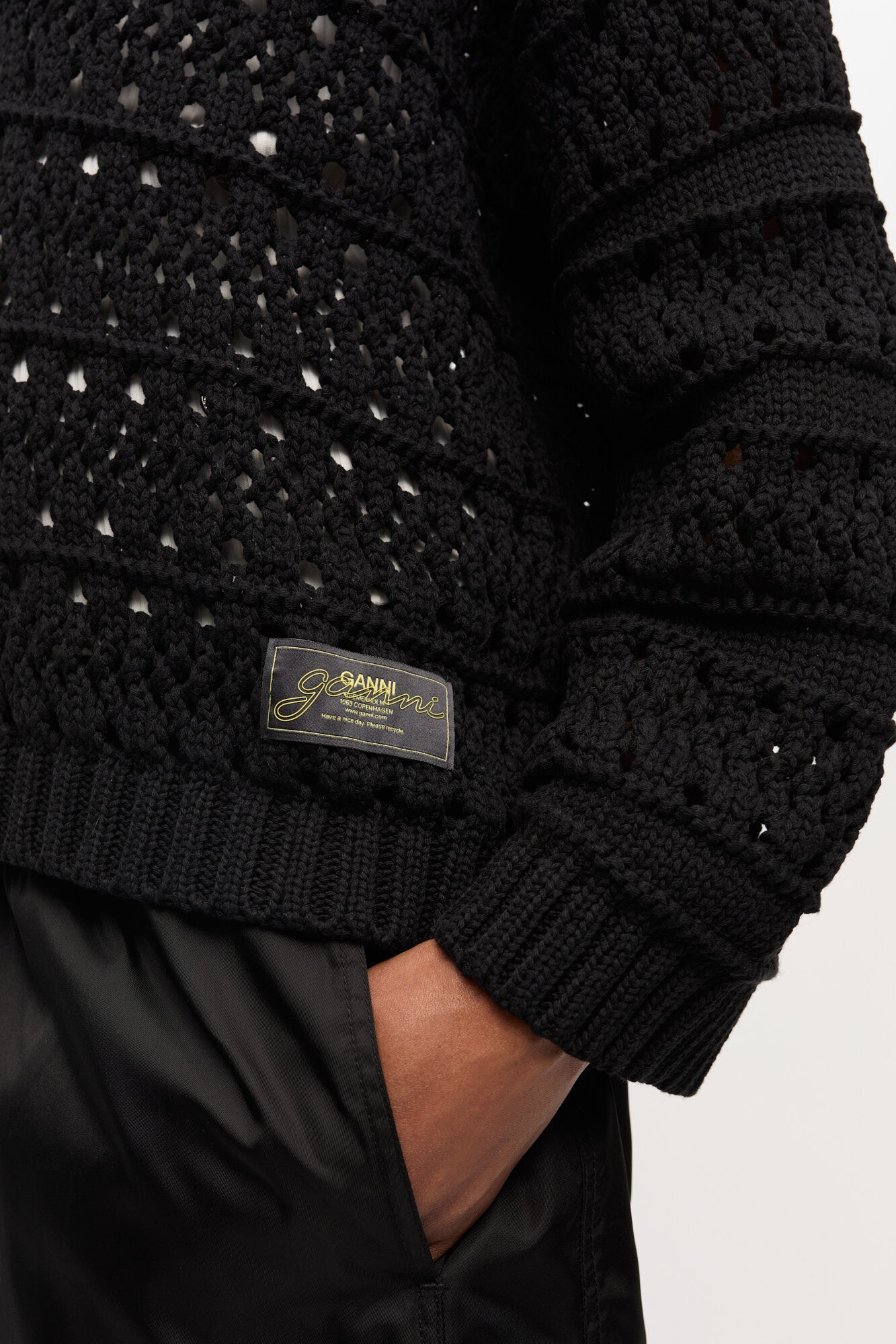 BLACK CROCHET V-NECK SWEATER - 5