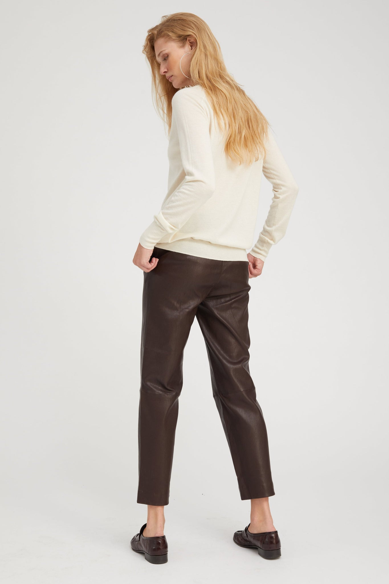 CHALK CASHMERE V-NECK SWEATER - 4