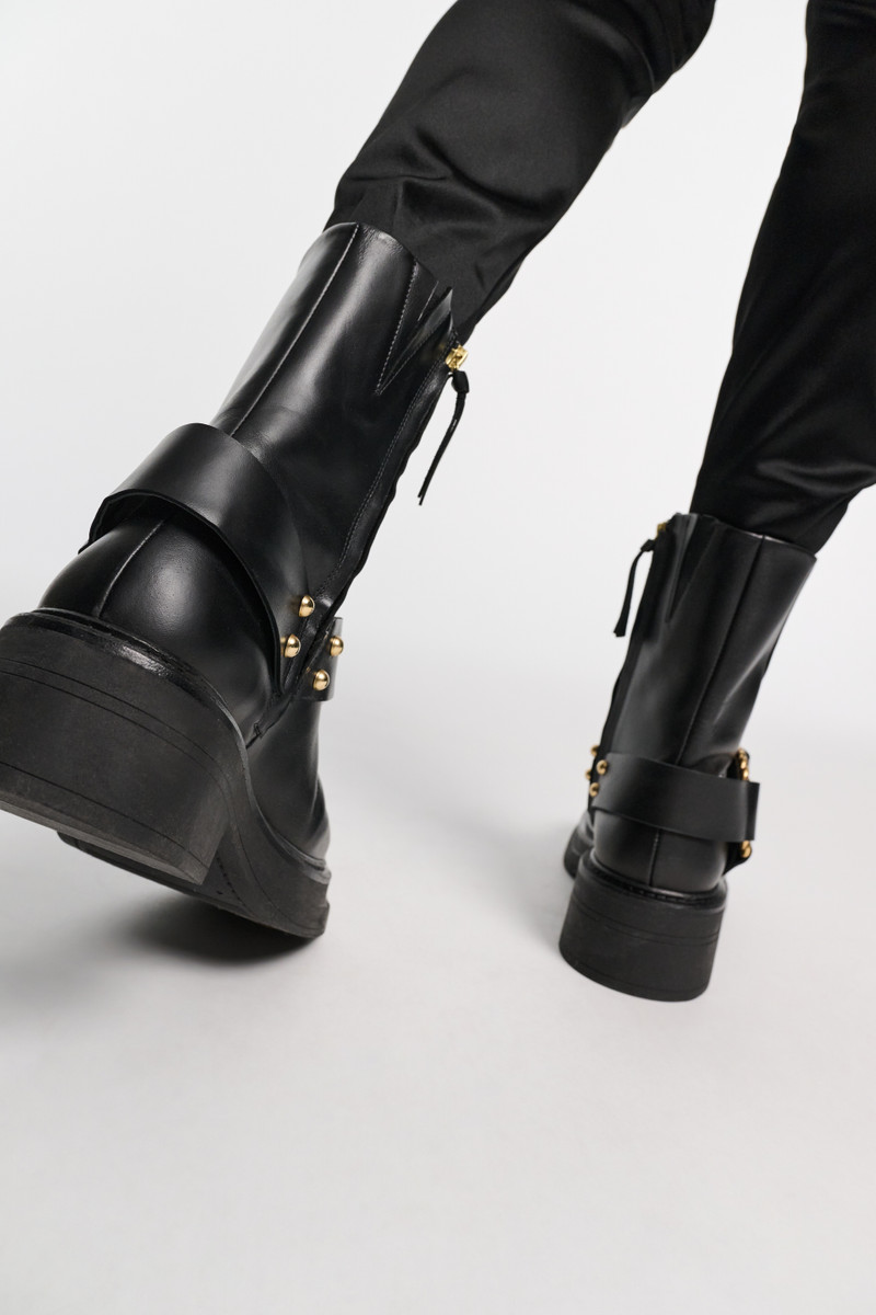 CHIC SOPHISTICATION-Short Combat 5