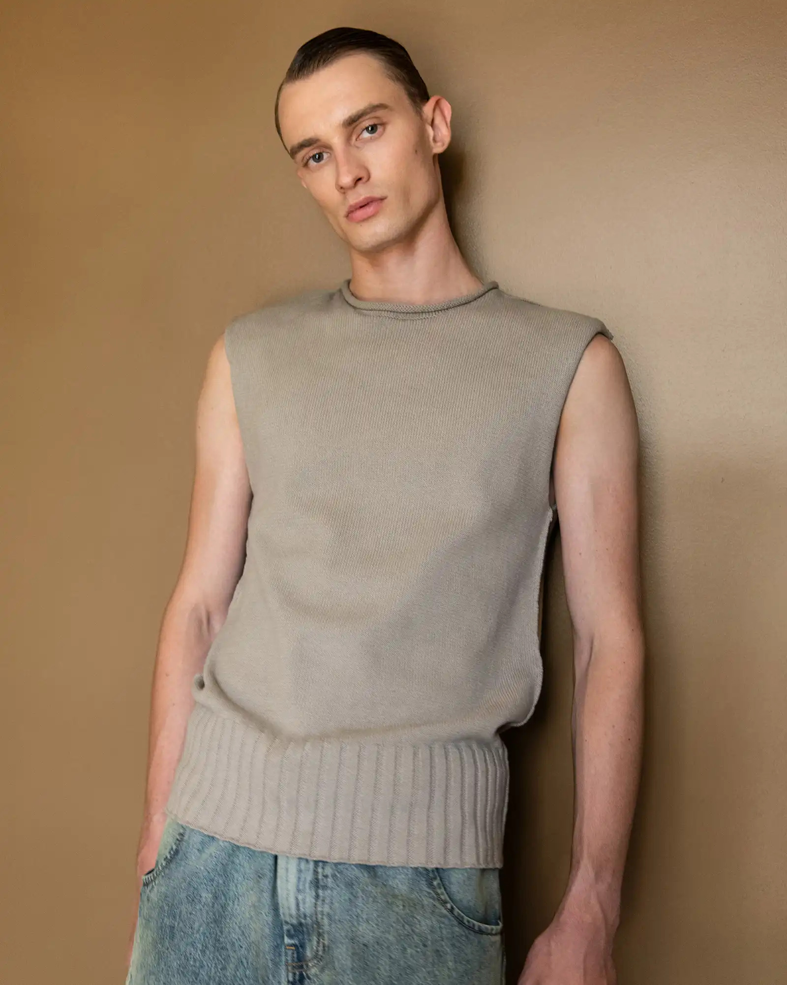 BURNS KNIT VEST MIDDLE GREY - 8