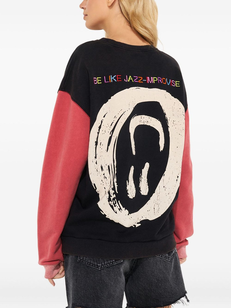 contrast-sleeve printed sweatshirt 4