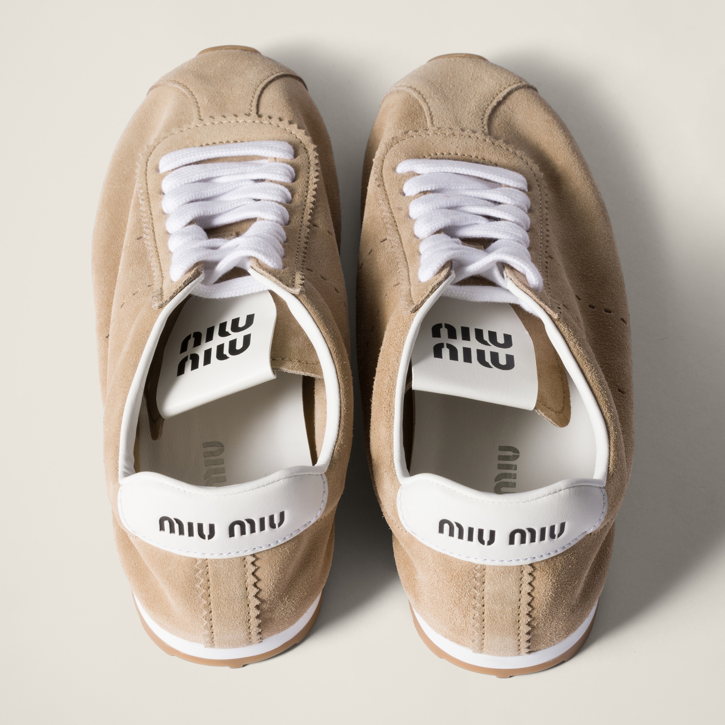 【関税込み】miu miu Plume' sneakers Miu Miu Plume Sneakers | White | FARFETCH