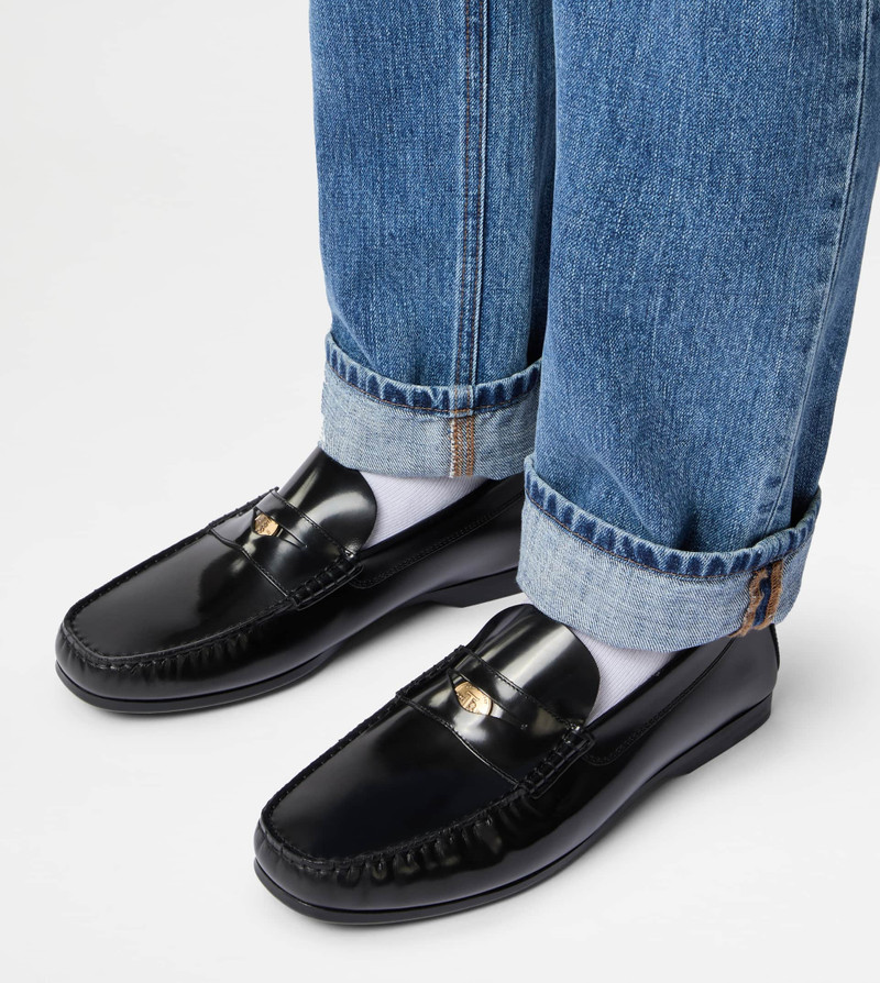 Tod's LOAFERS IN LEATHER - BLACK outlook