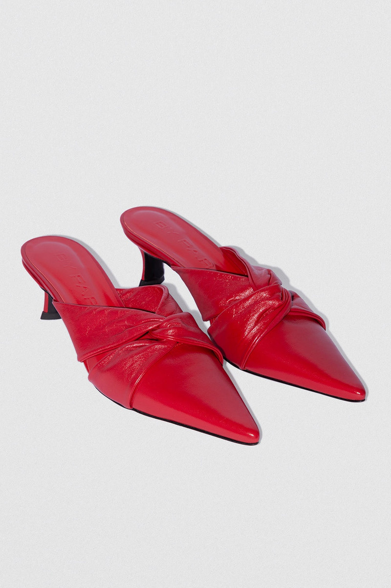 BY FAR LEONCIA VAMP CREASED LEATHER outlook