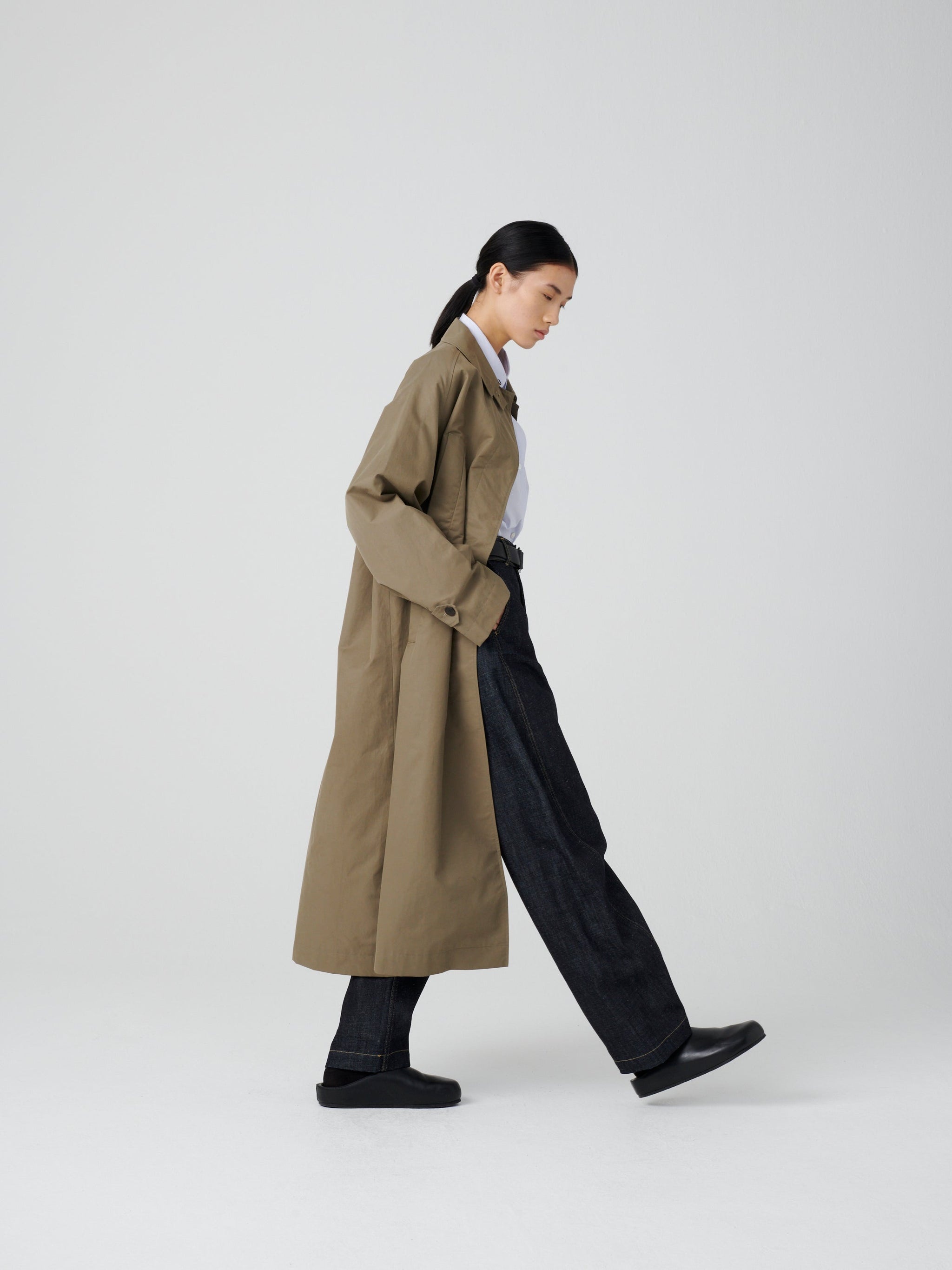 Women's Wearing Clog - 5