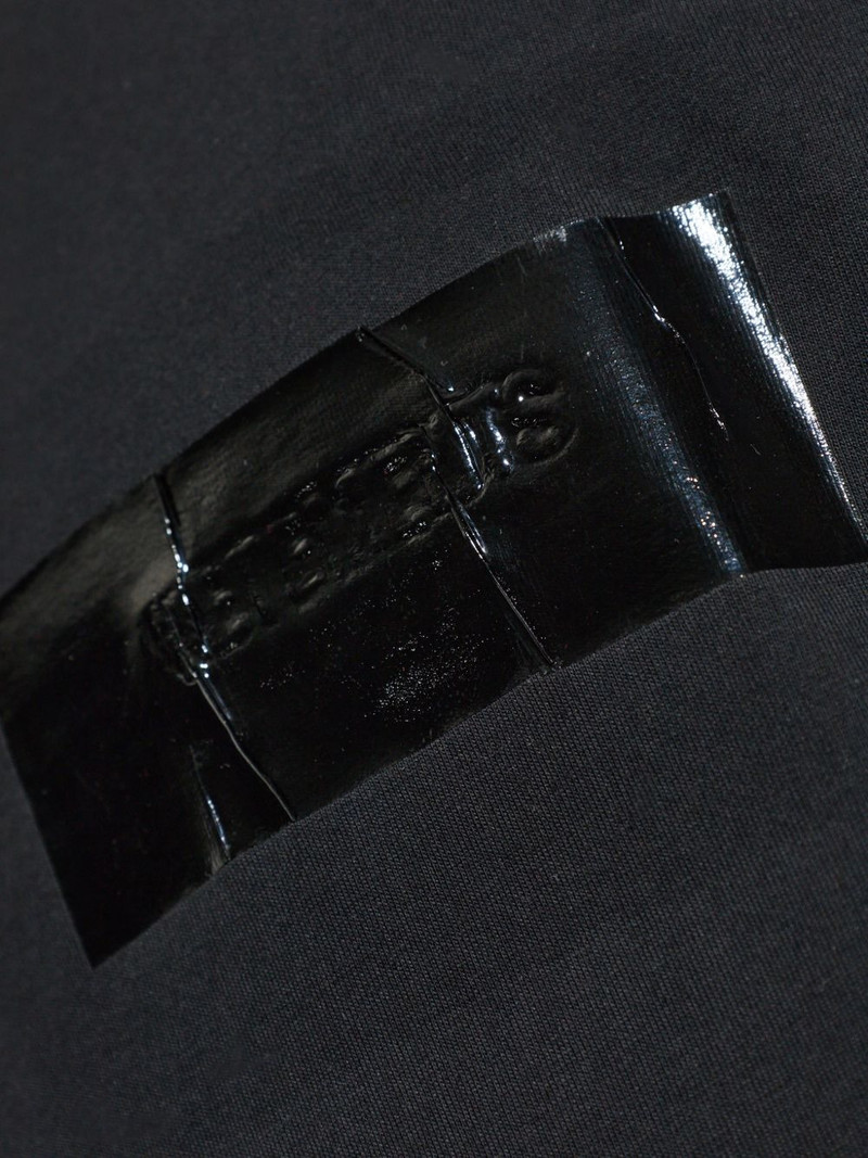 black print T-shirt 5