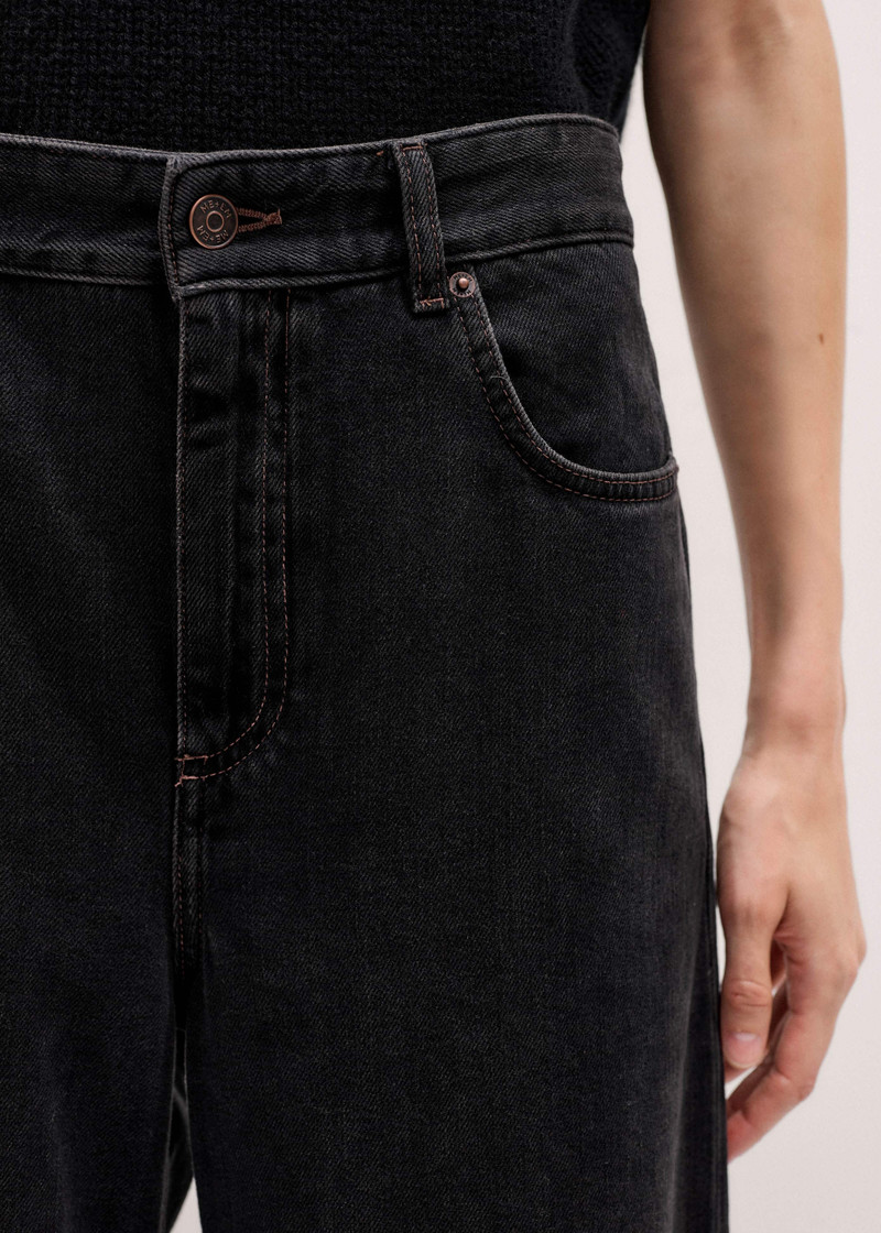 Every-Wear Baggy Jean 6