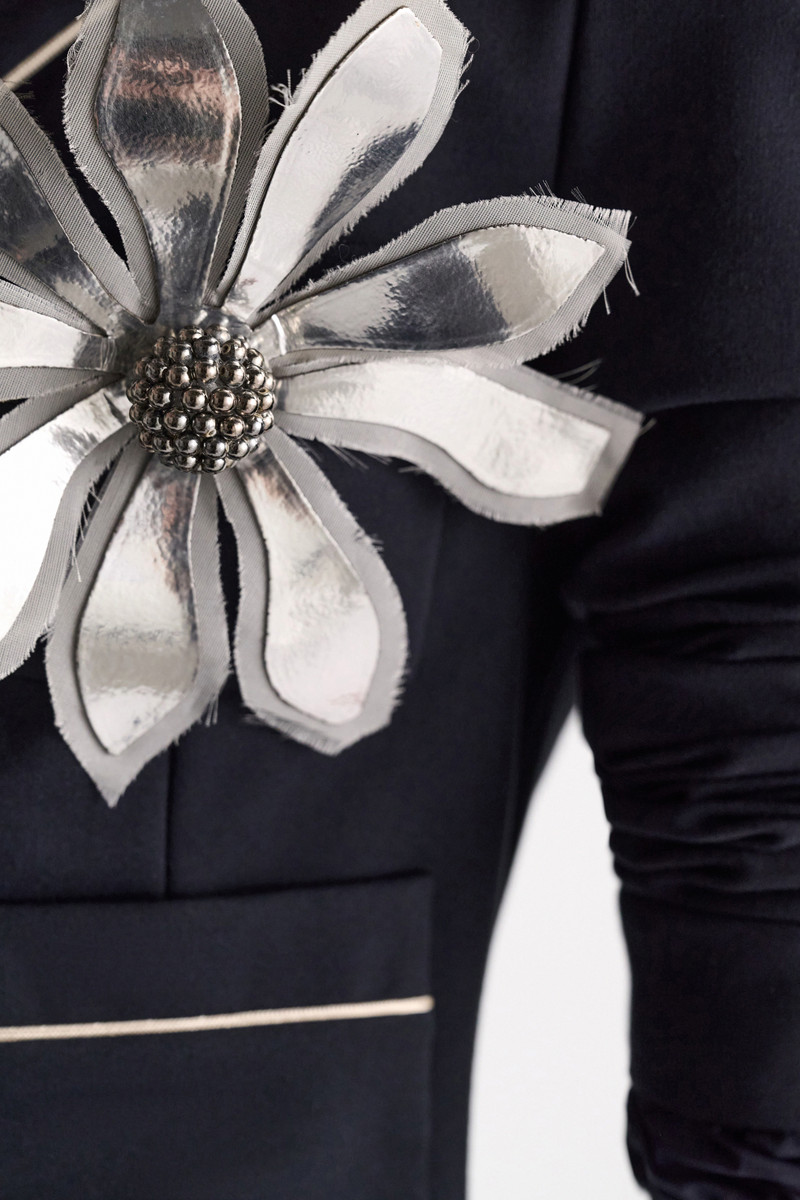 FLOWER STATEMENT brooch 5