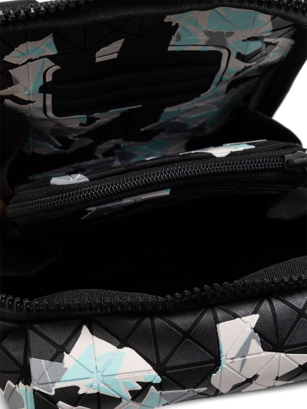 graphic-print cross body bag - 6