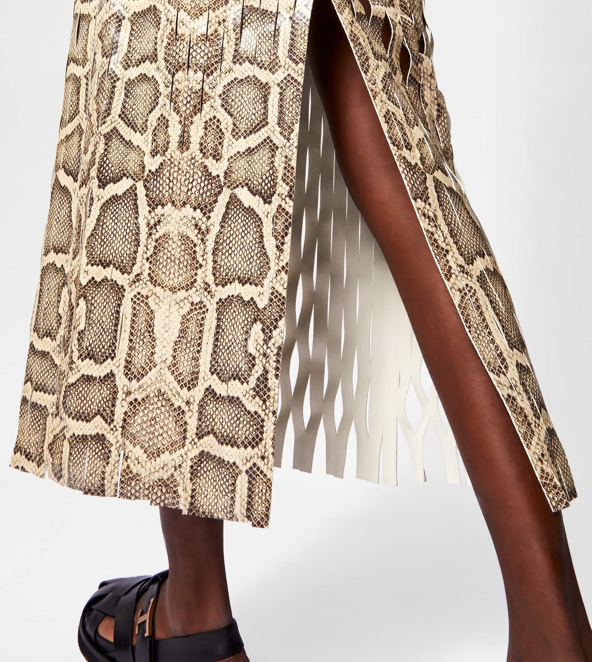 MIDI-SKIRT IN REPTILE PRINT LEATHER - BEIGE, BLACK - 6