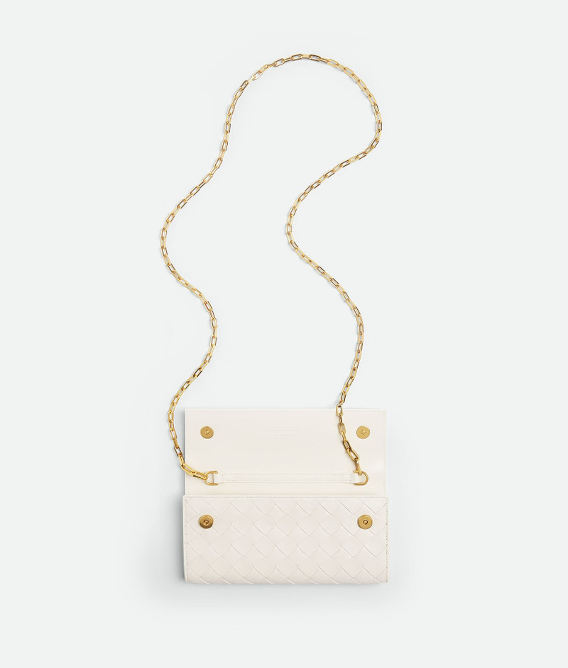 Bottega Veneta intrecciato wallet on chain outlook