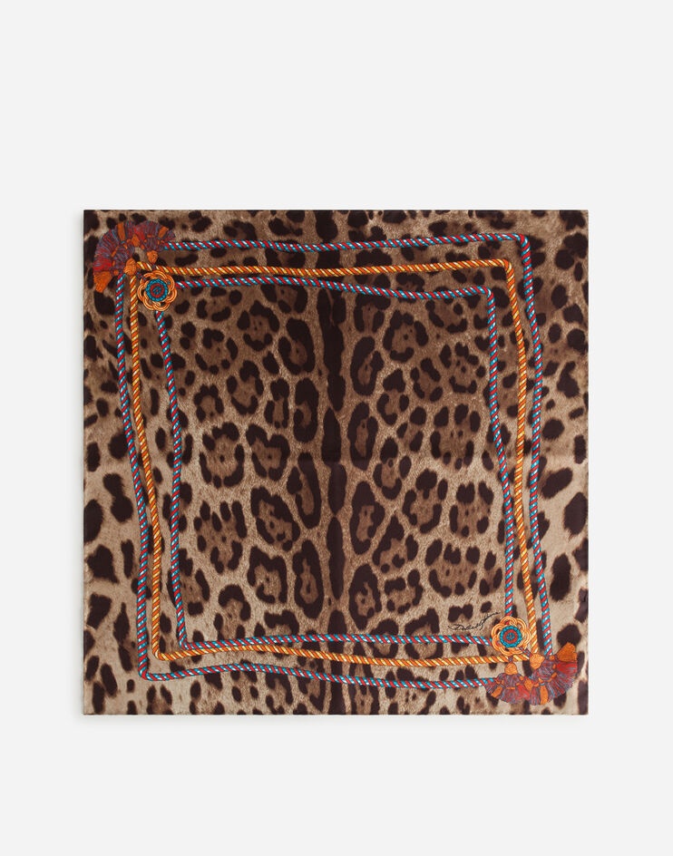 Twill foulard with leopard print: 50 x 50cm- 19 x 19 inches - 1