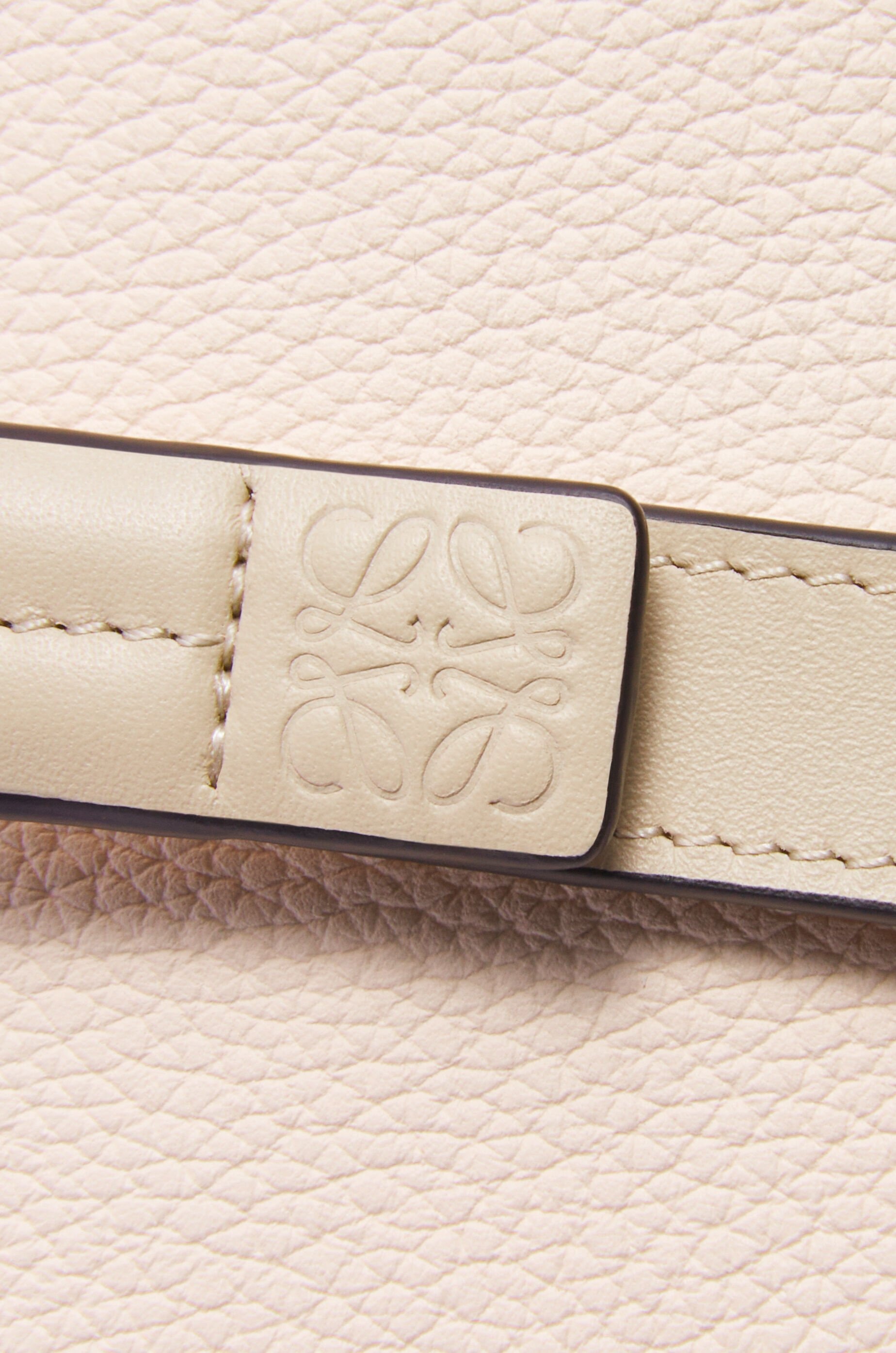 Compact zip wallet in soft grained calfskin - 5